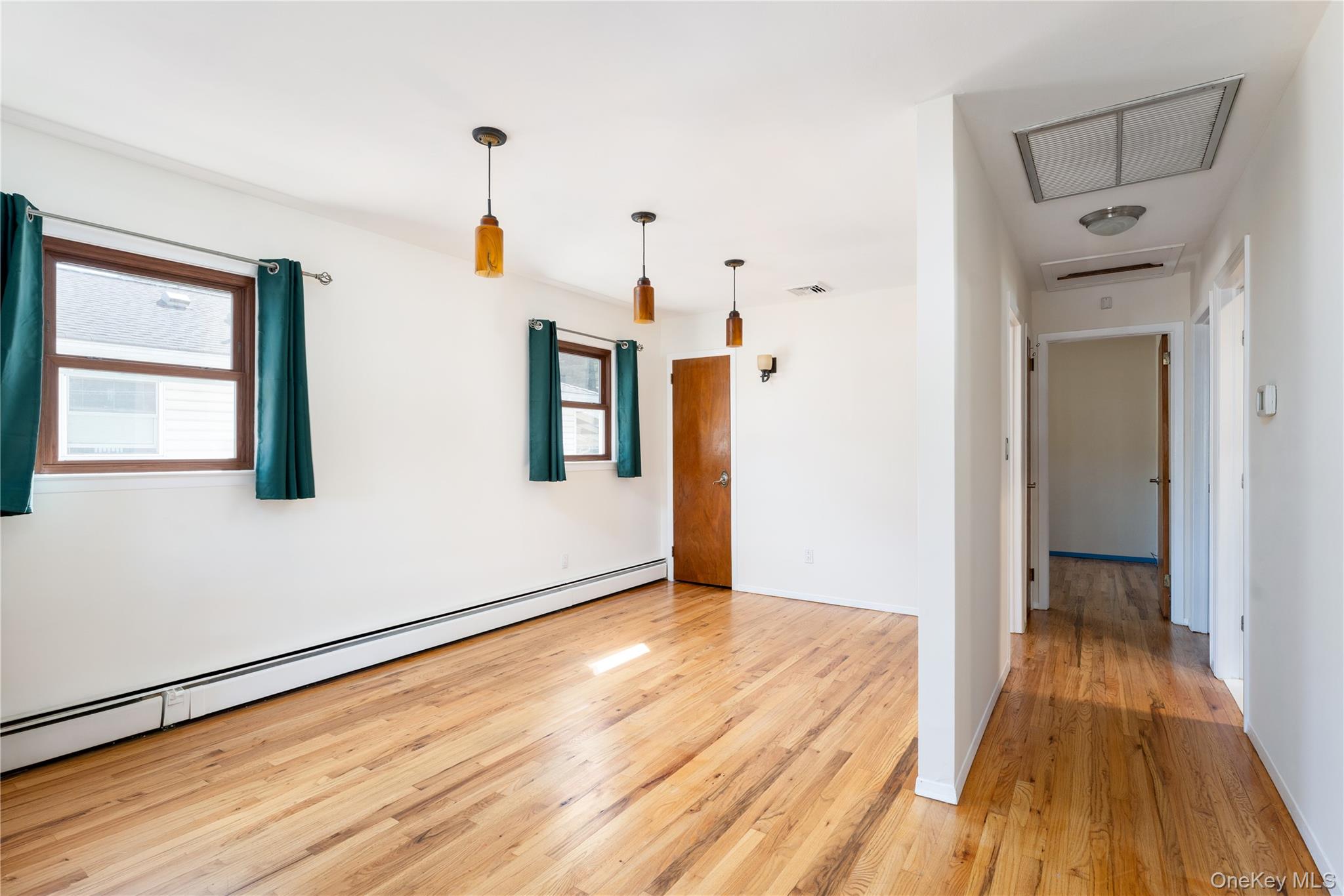 6 Merle Place, Deer Park, NY 11729