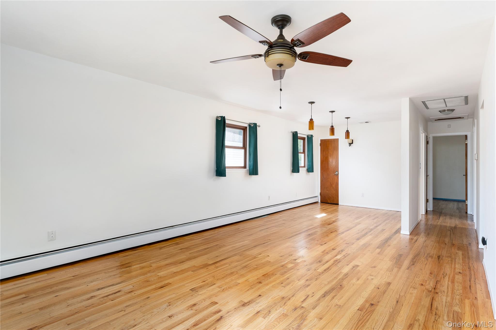 6 Merle Place, Deer Park, NY 11729