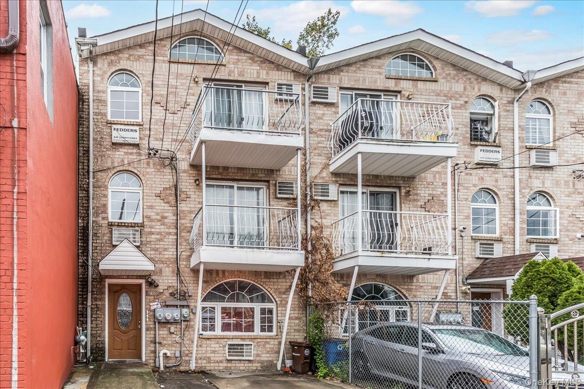 94-86 218th Street, Queens Village, NY 11428