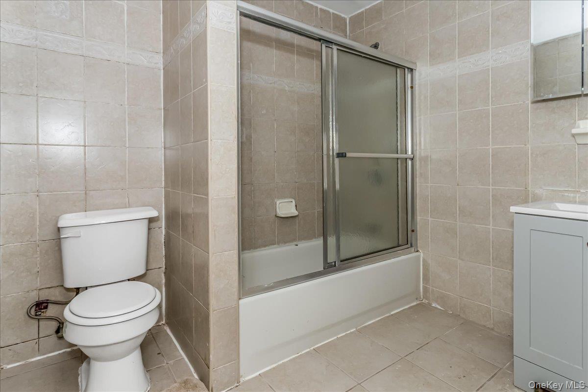 94-86 218th Street, Queens Village, NY 11428