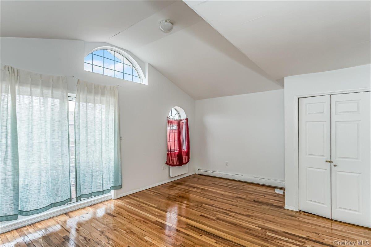 94-86 218th Street, Queens Village, NY 11428