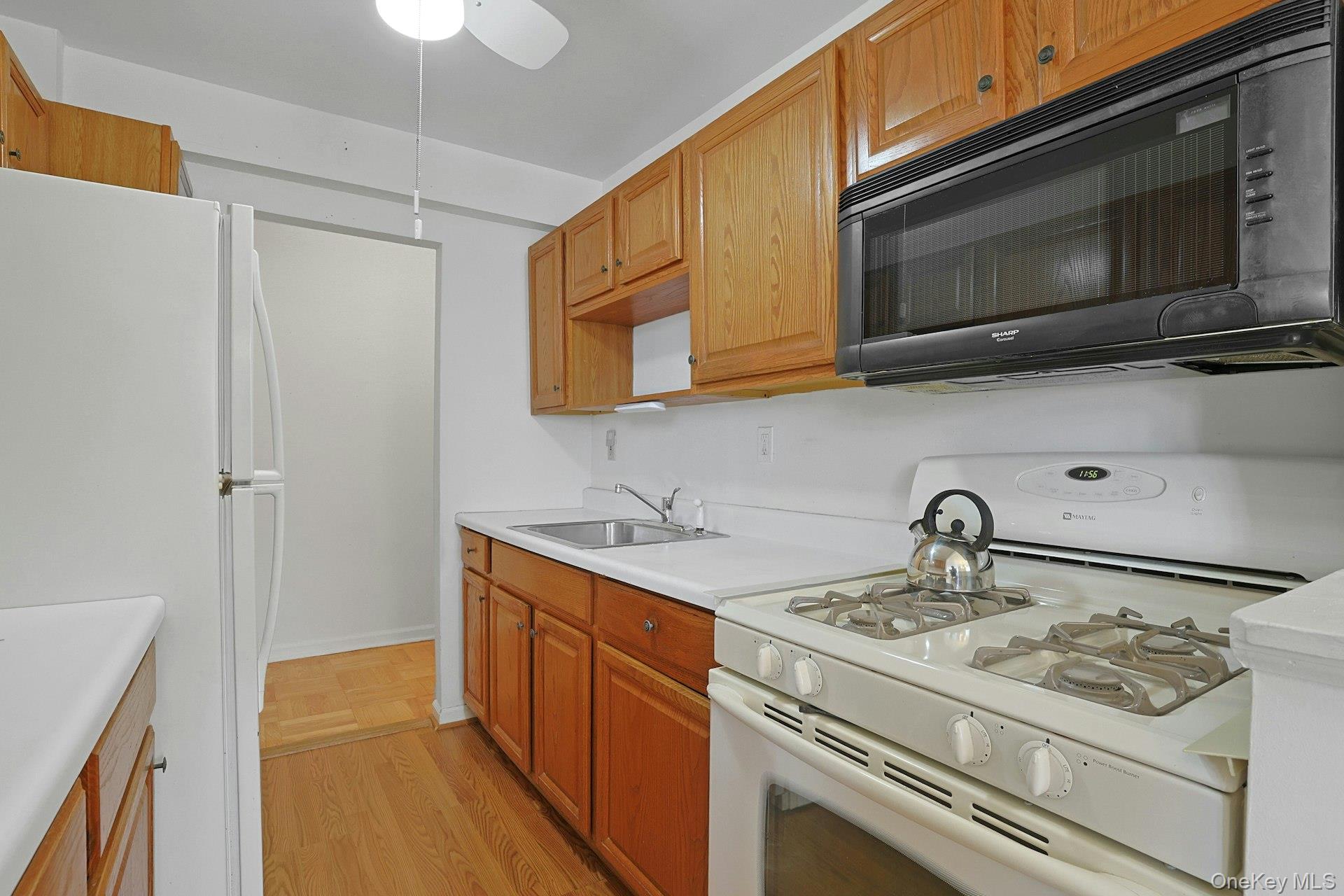 1 Oakridge Place # 2k, Eastchester, NY 10709