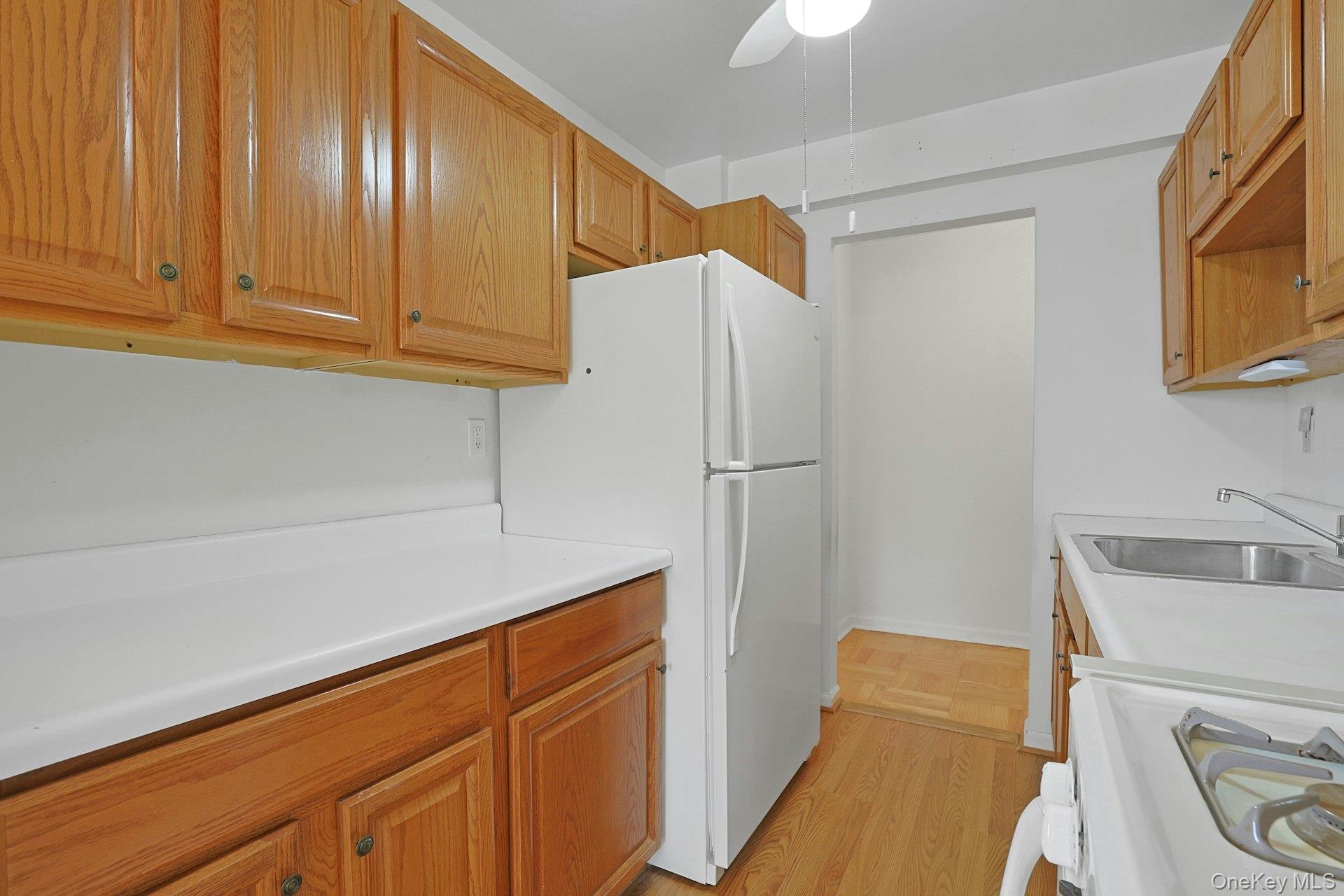 1 Oakridge Place # 2k, Eastchester, NY 10709