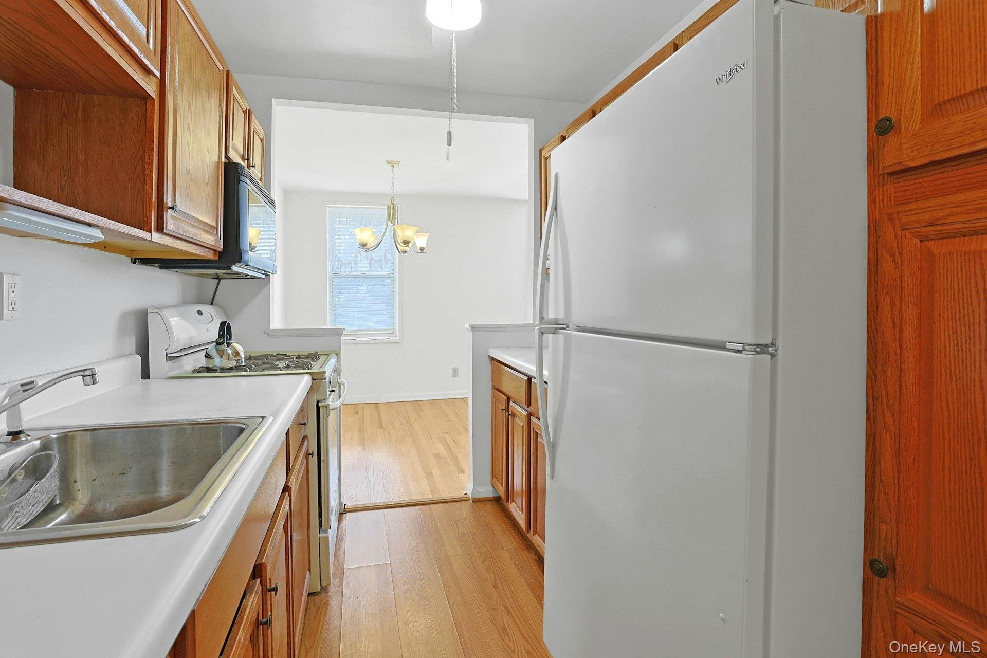 1 Oakridge Place # 2k, Eastchester, NY 10709