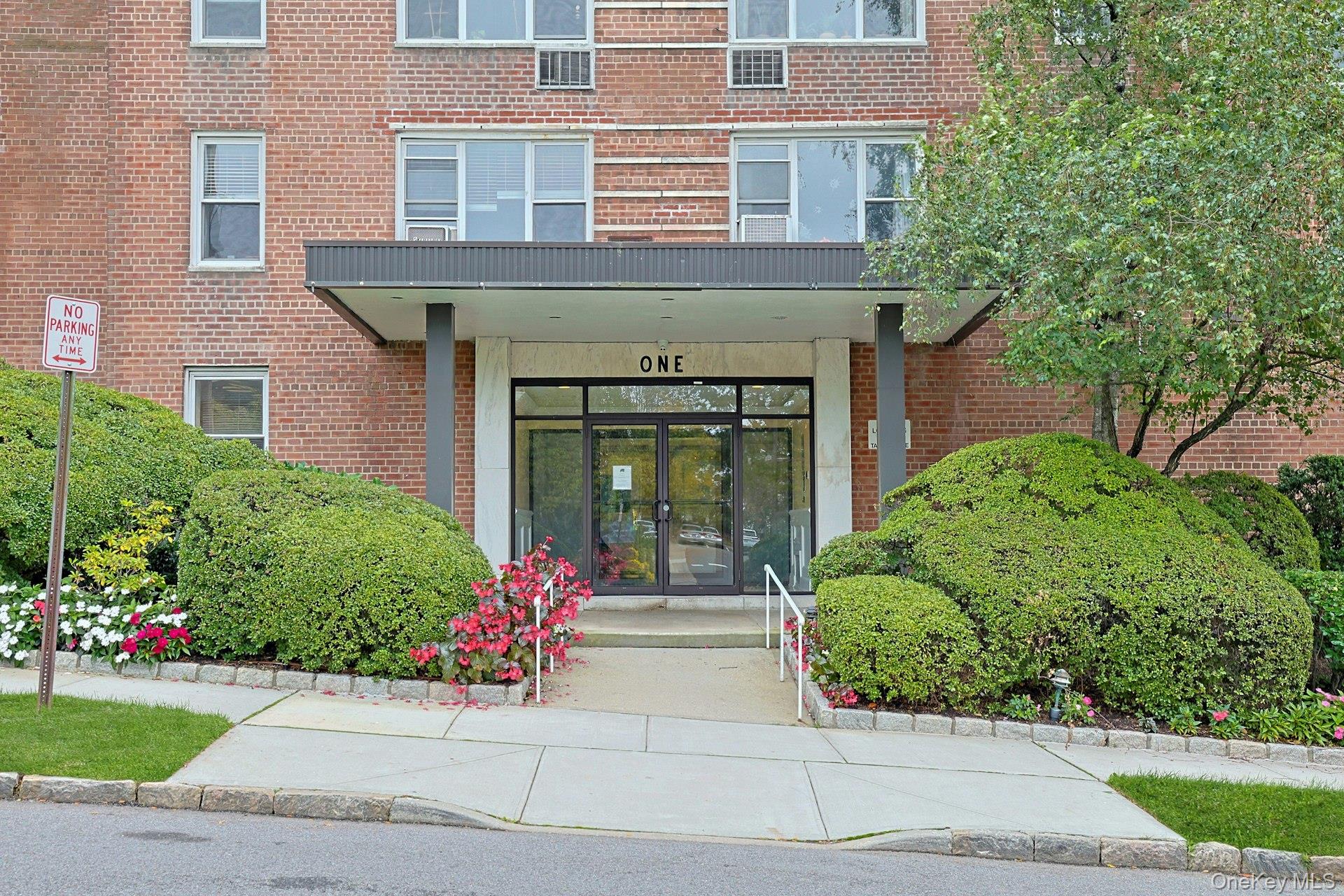 1 Oakridge Place # 2k, Eastchester, NY 10709