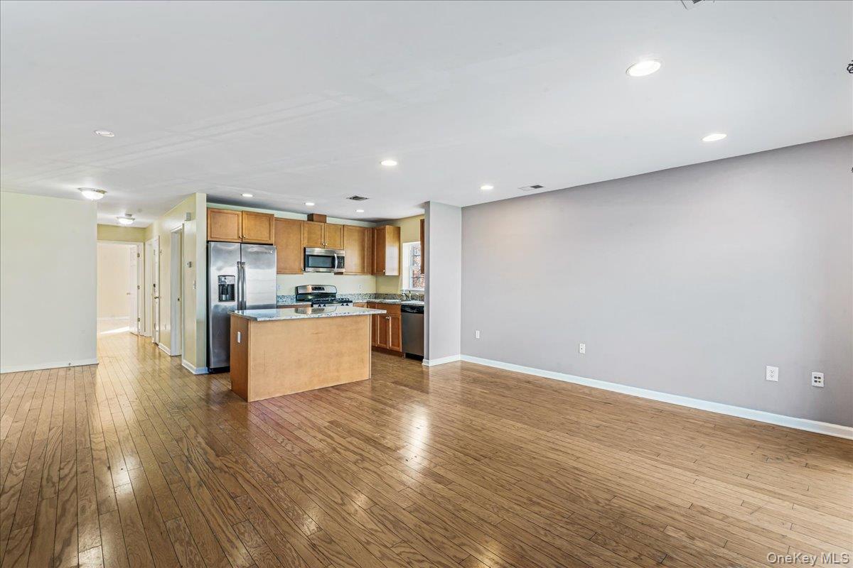 122-16 Powells Cove Boulevard # 123, College Point, NY 11356