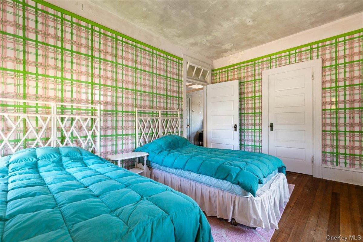 857 Whistler Avenue, Fishers Island, NY 06390