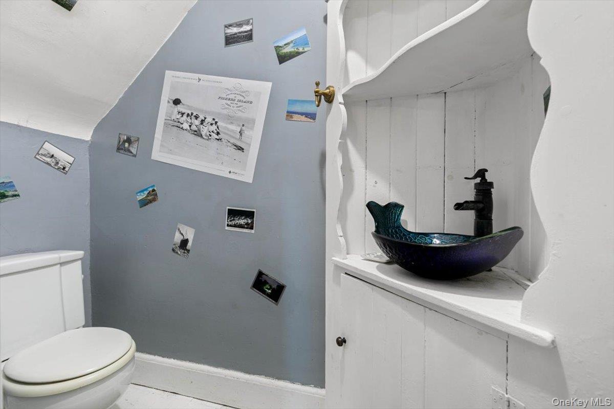 857 Whistler Avenue, Fishers Island, NY 06390