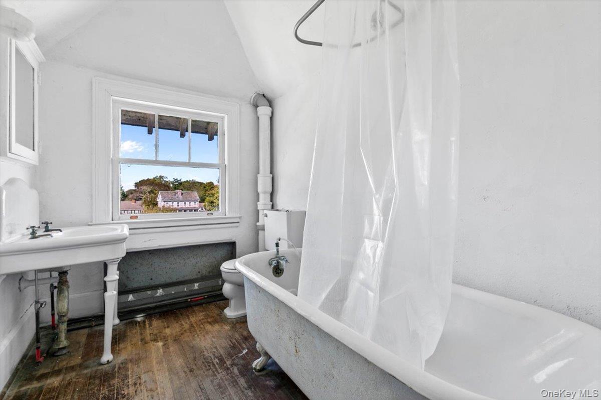 857 Whistler Avenue, Fishers Island, NY 06390