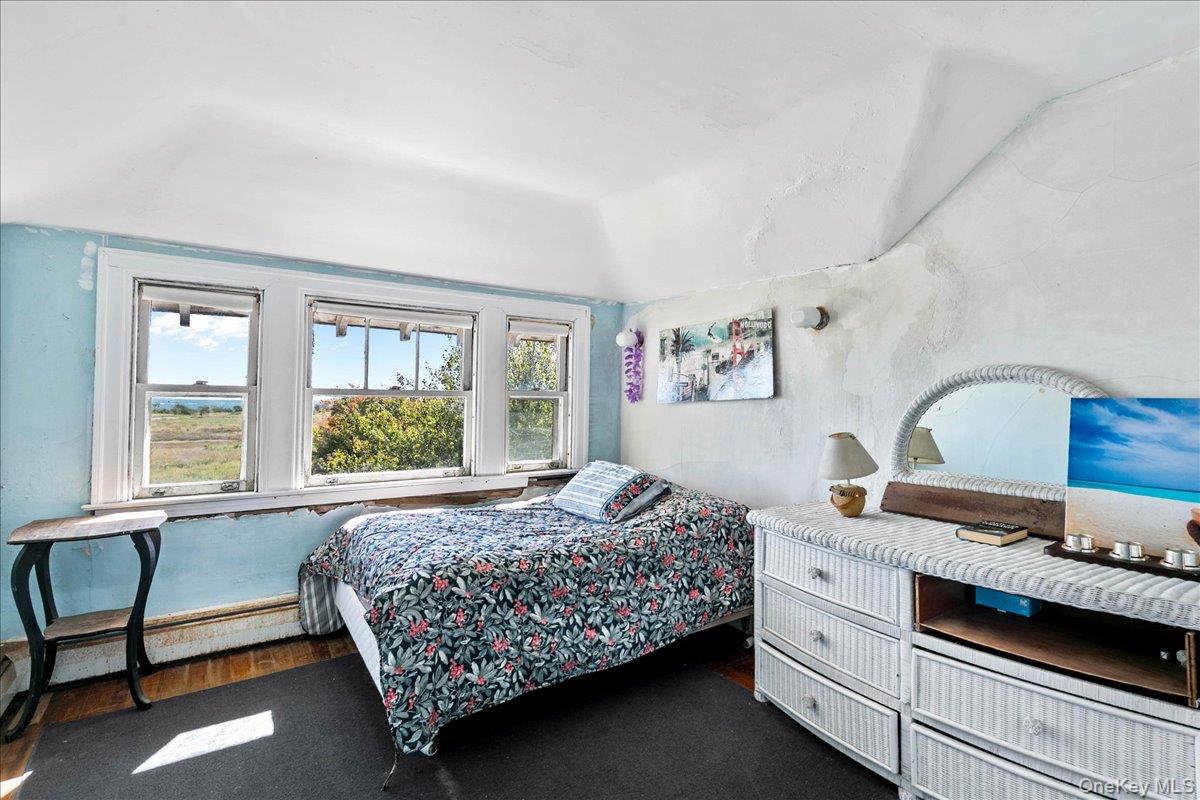 857 Whistler Avenue, Fishers Island, NY 06390