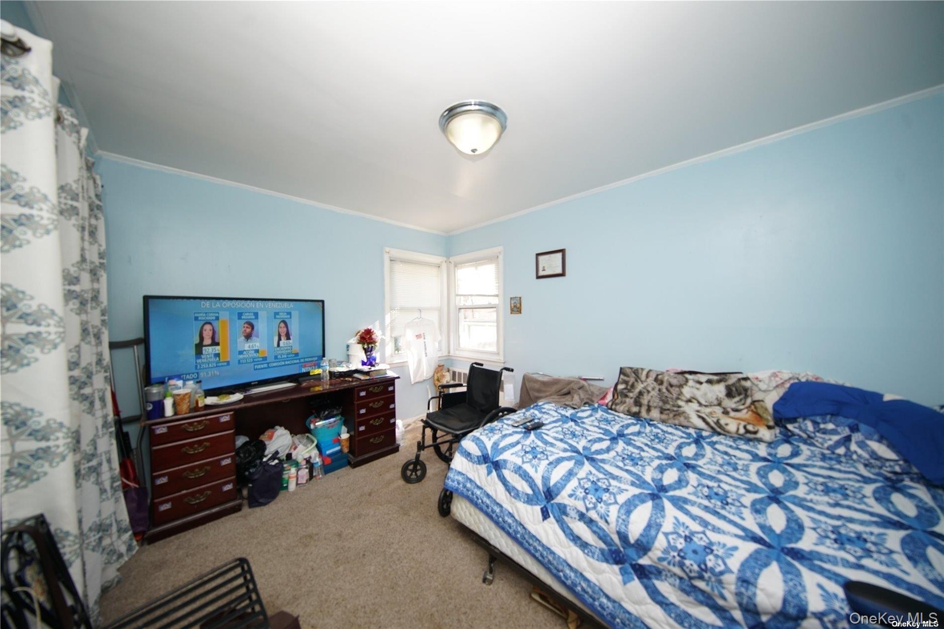 32 Stowe Place, Hempstead, NY 11550