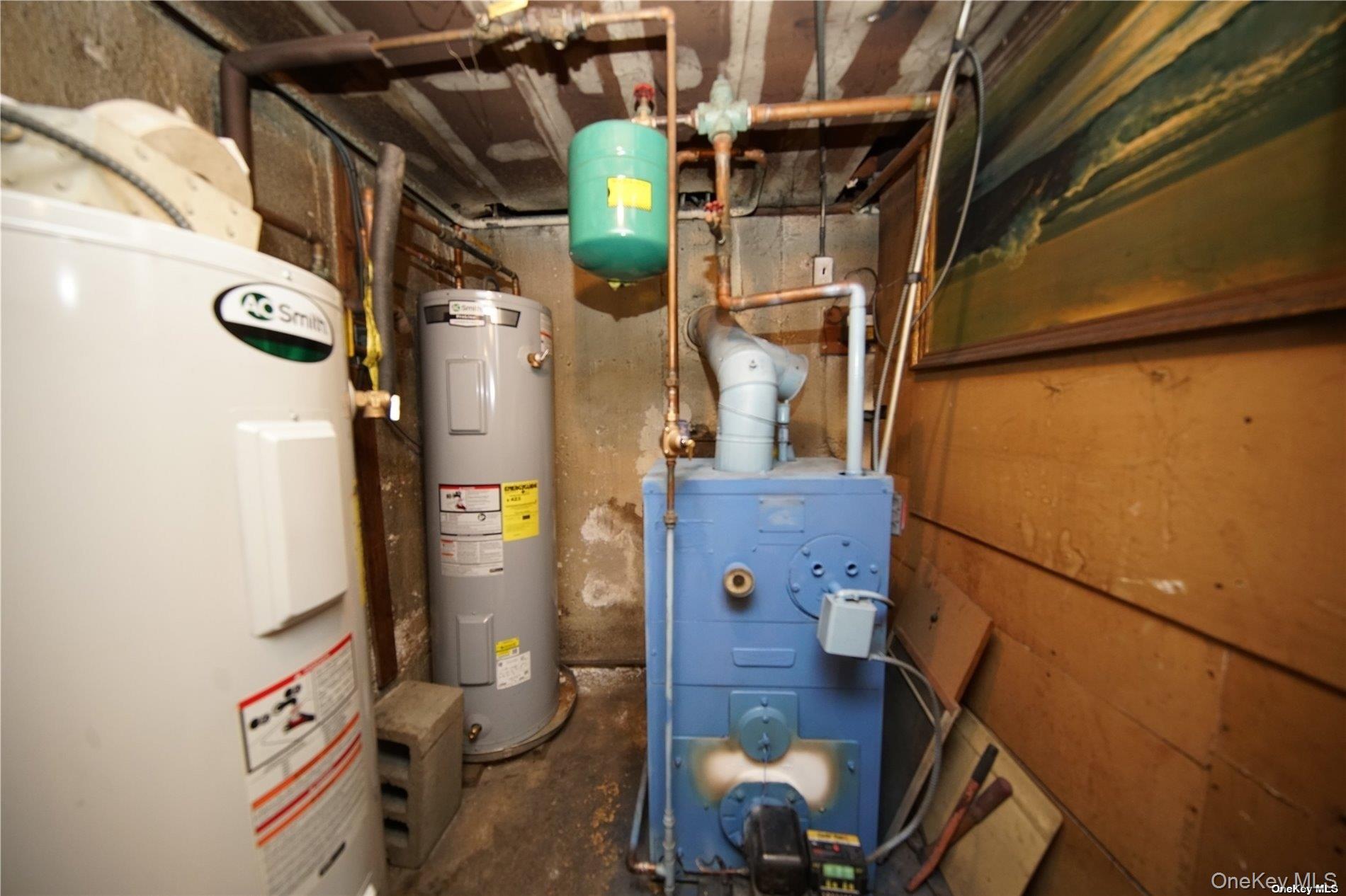 32 Stowe Place, Hempstead, NY 11550