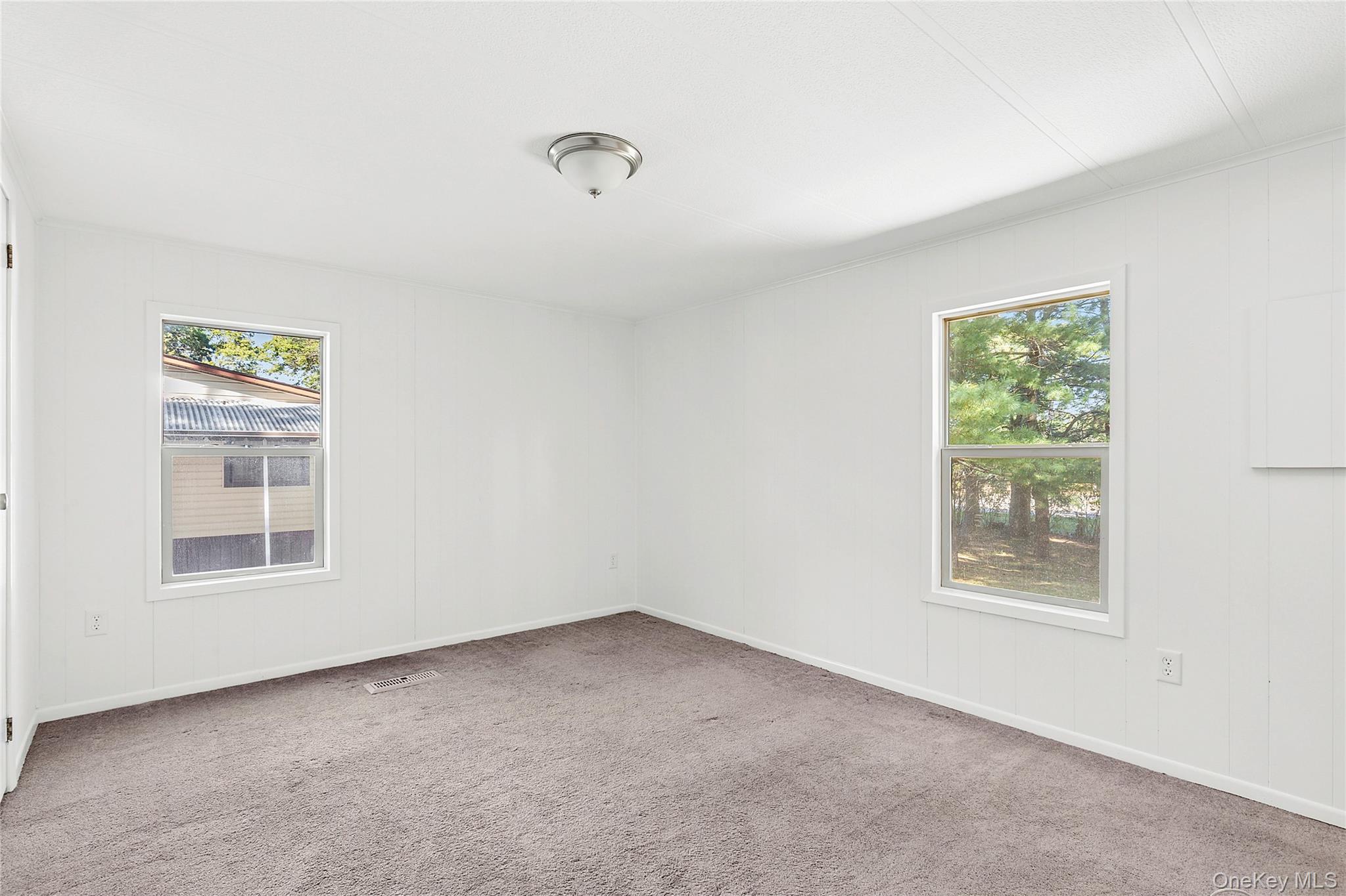 1661-434 Old Country Road, Riverhead, NY 11901