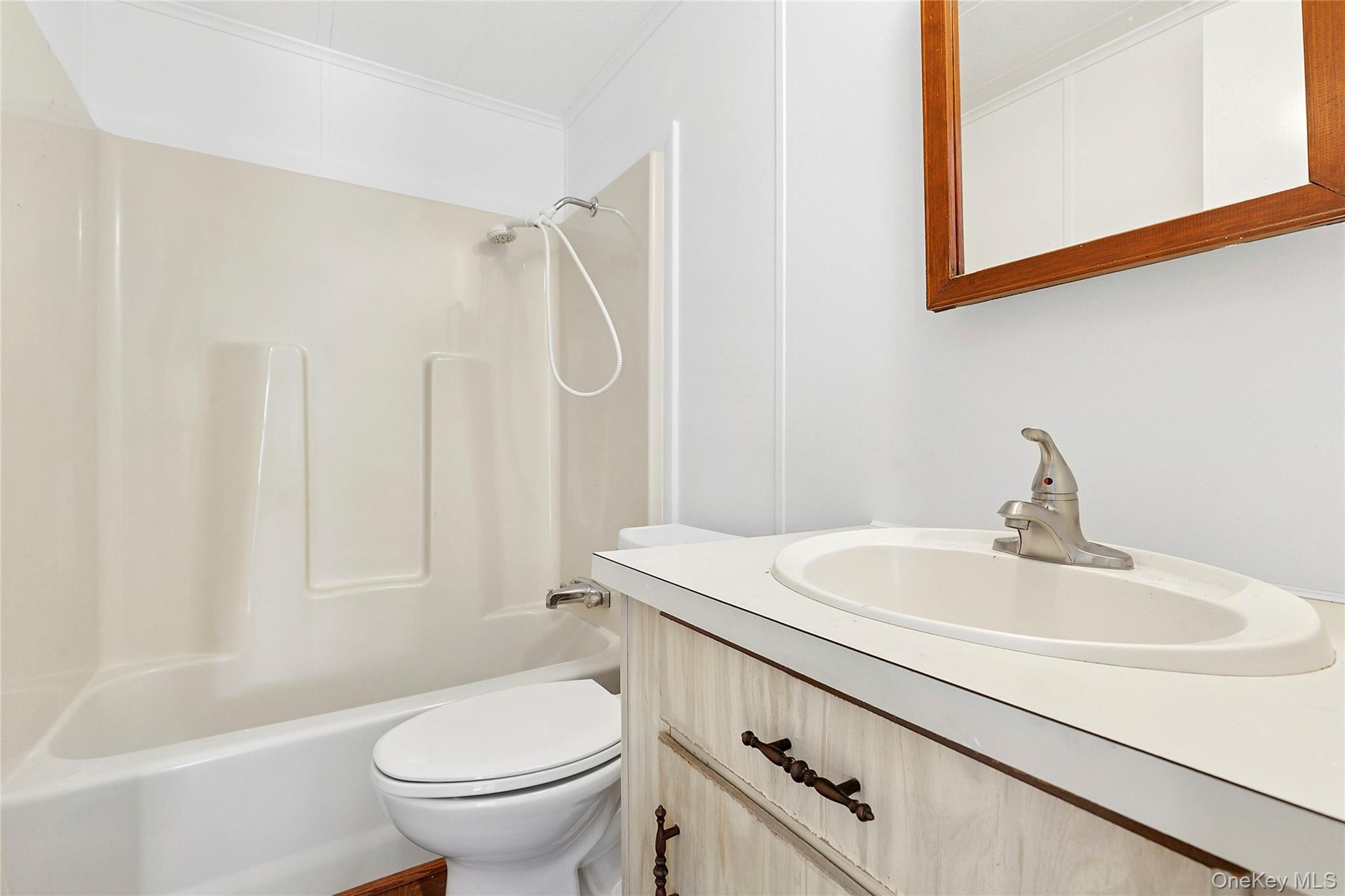 1661-434 Old Country Road, Riverhead, NY 11901