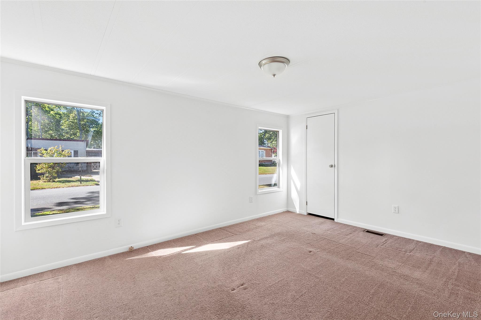 1661-434 Old Country Road, Riverhead, NY 11901