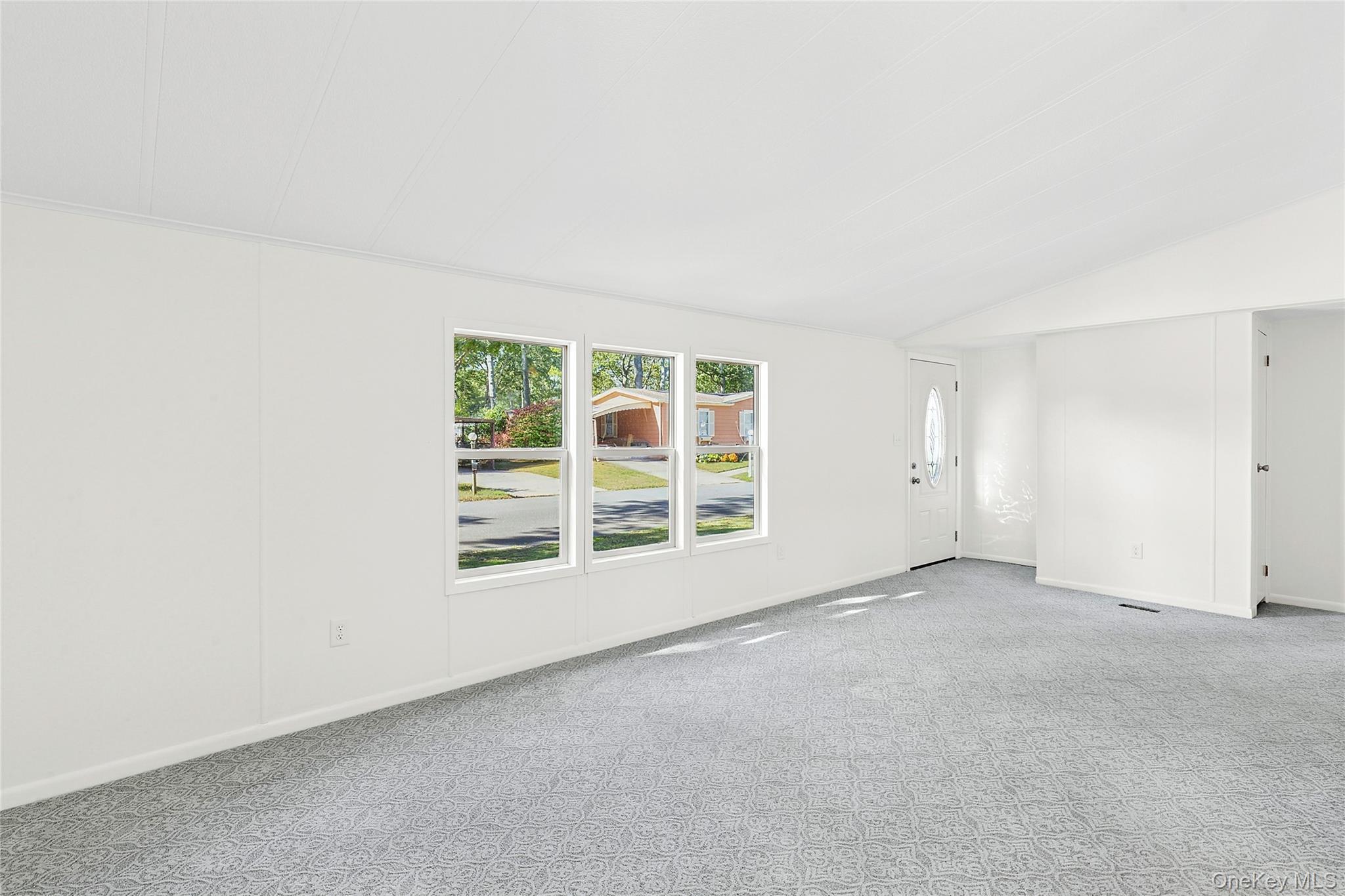 1661-434 Old Country Road, Riverhead, NY 11901