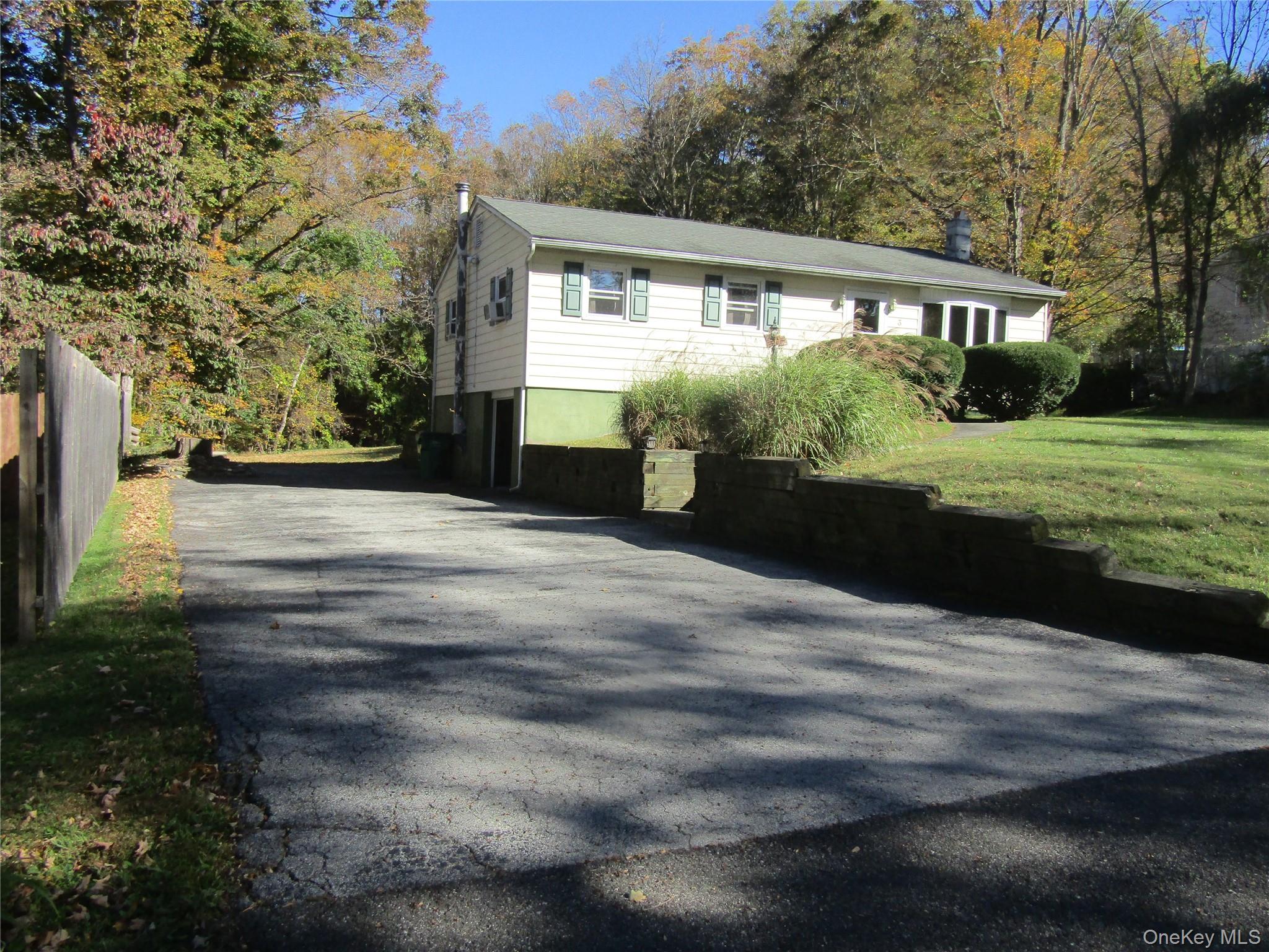 3 Marshall Drive, Poughkeepsie, NY 12601