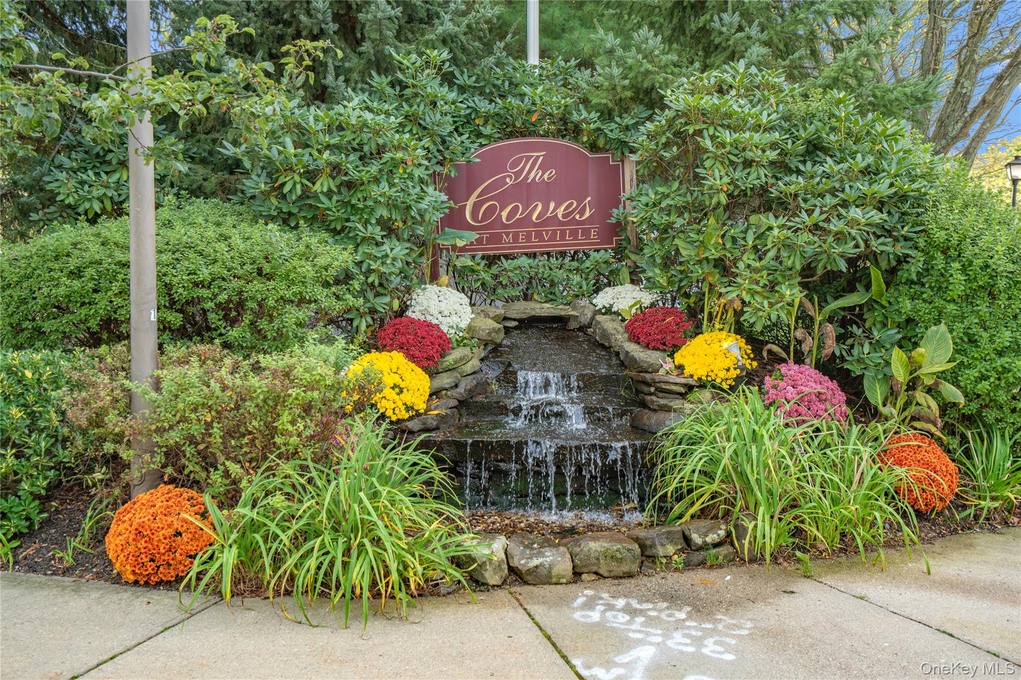 95 Morley Circle, Melville, NY 11747