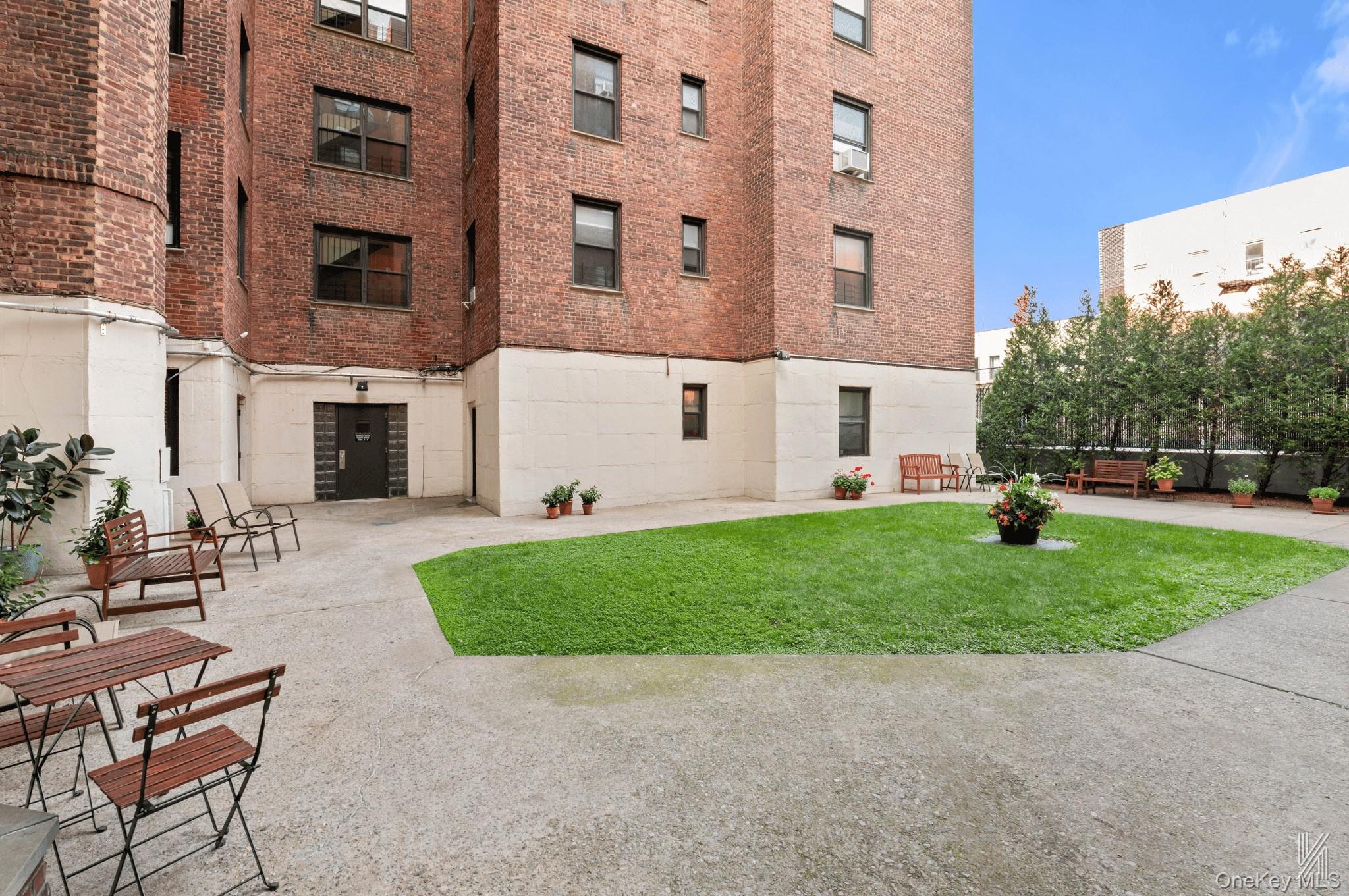 25-40 31st Avenue # 6M, Astoria, NY 11106
