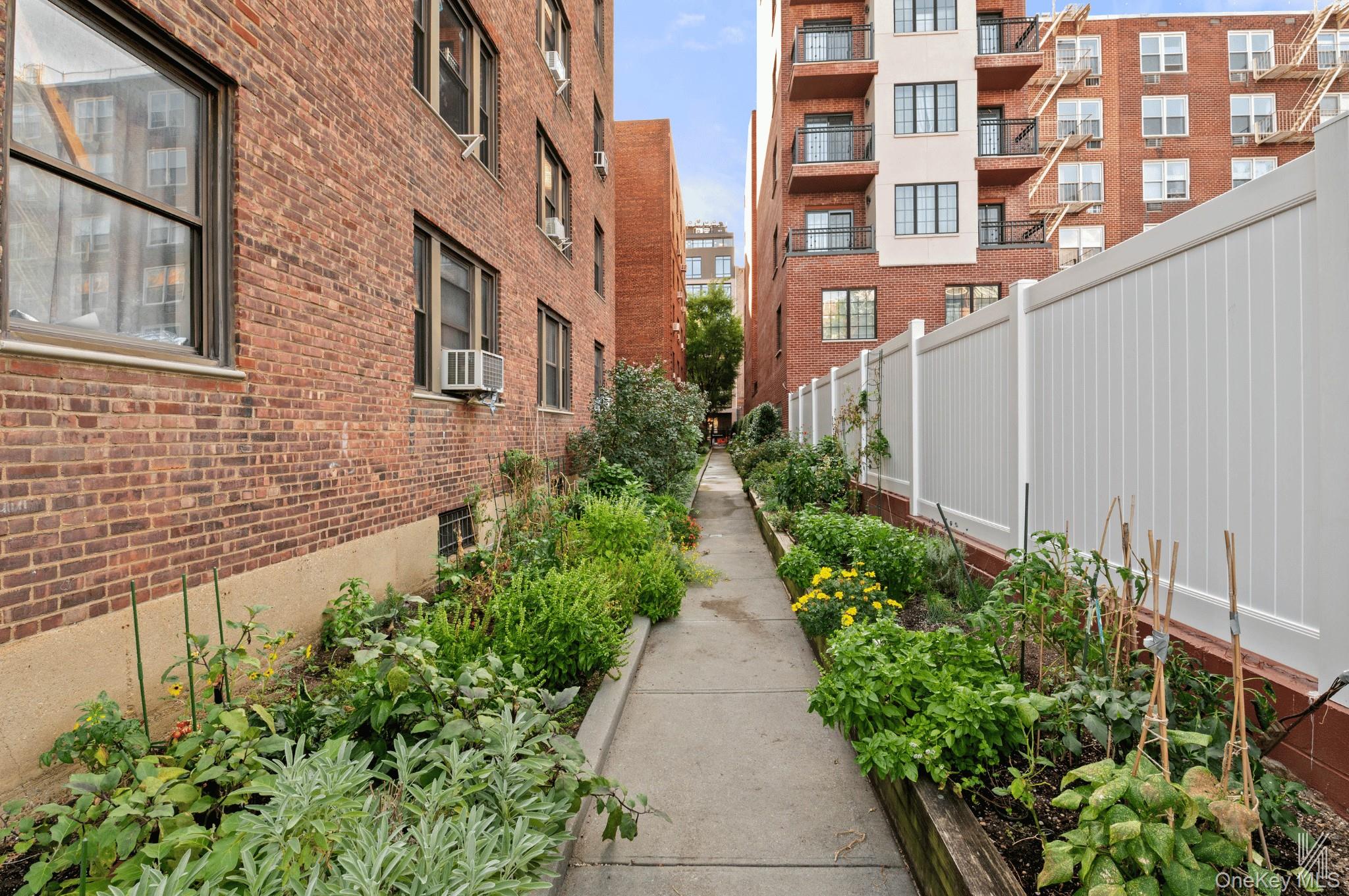 25-40 31st Avenue # 6M, Astoria, NY 11106