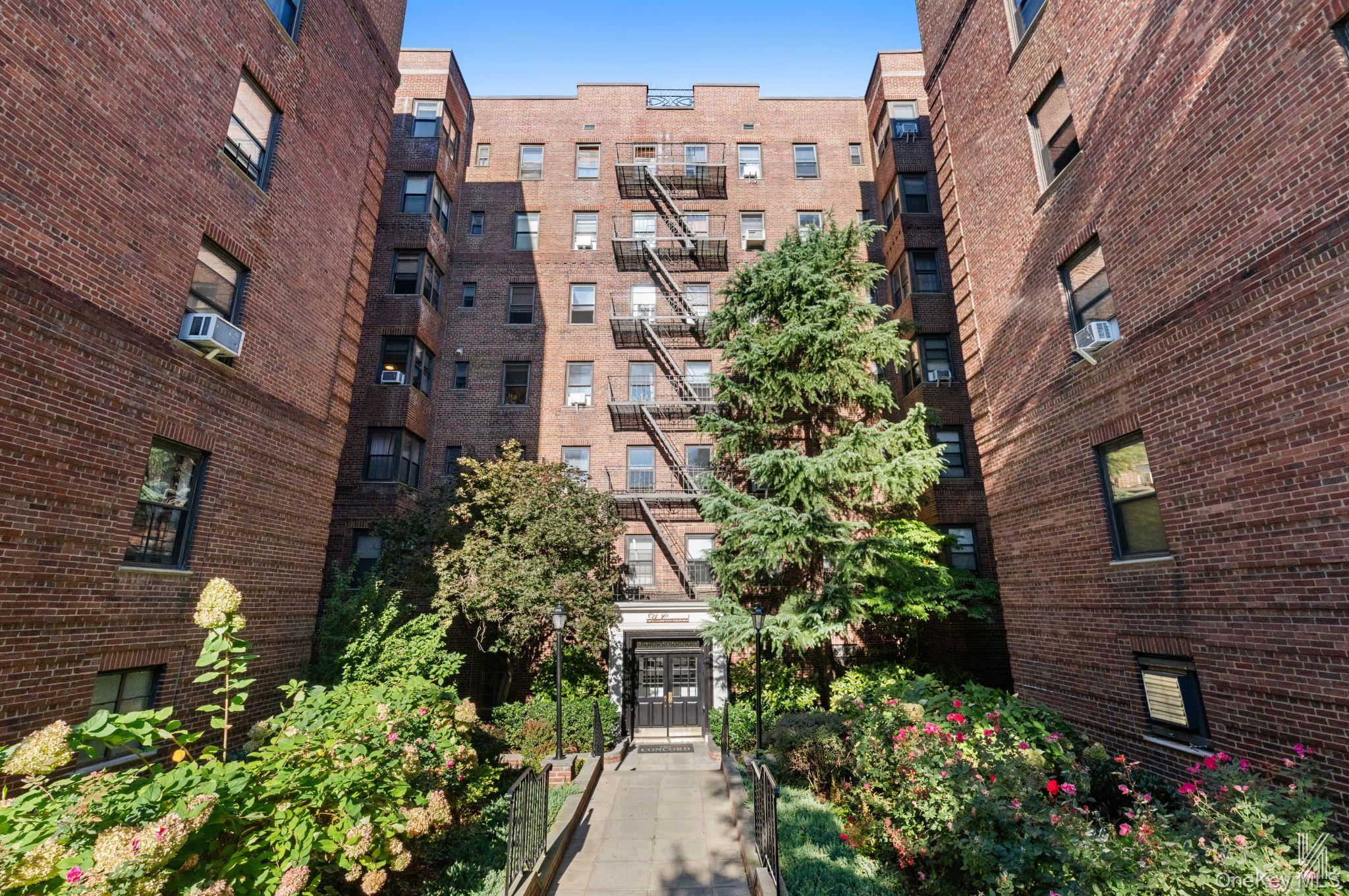 25-40 31st Avenue # 6M, Astoria, NY 11106