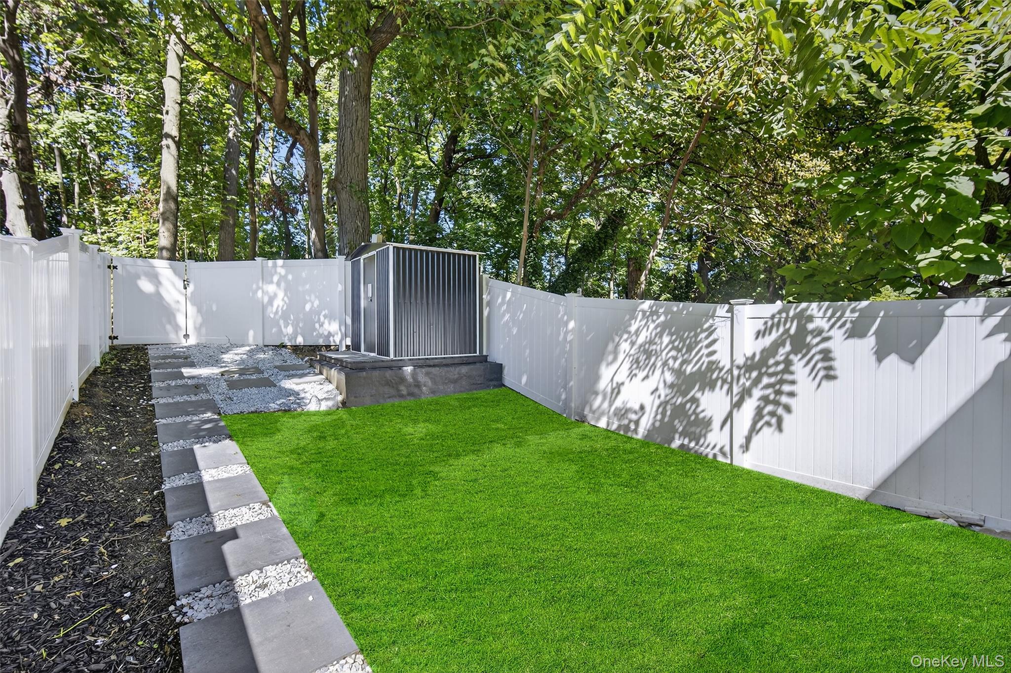 8 Roundtree Court, Beacon, NY 12508