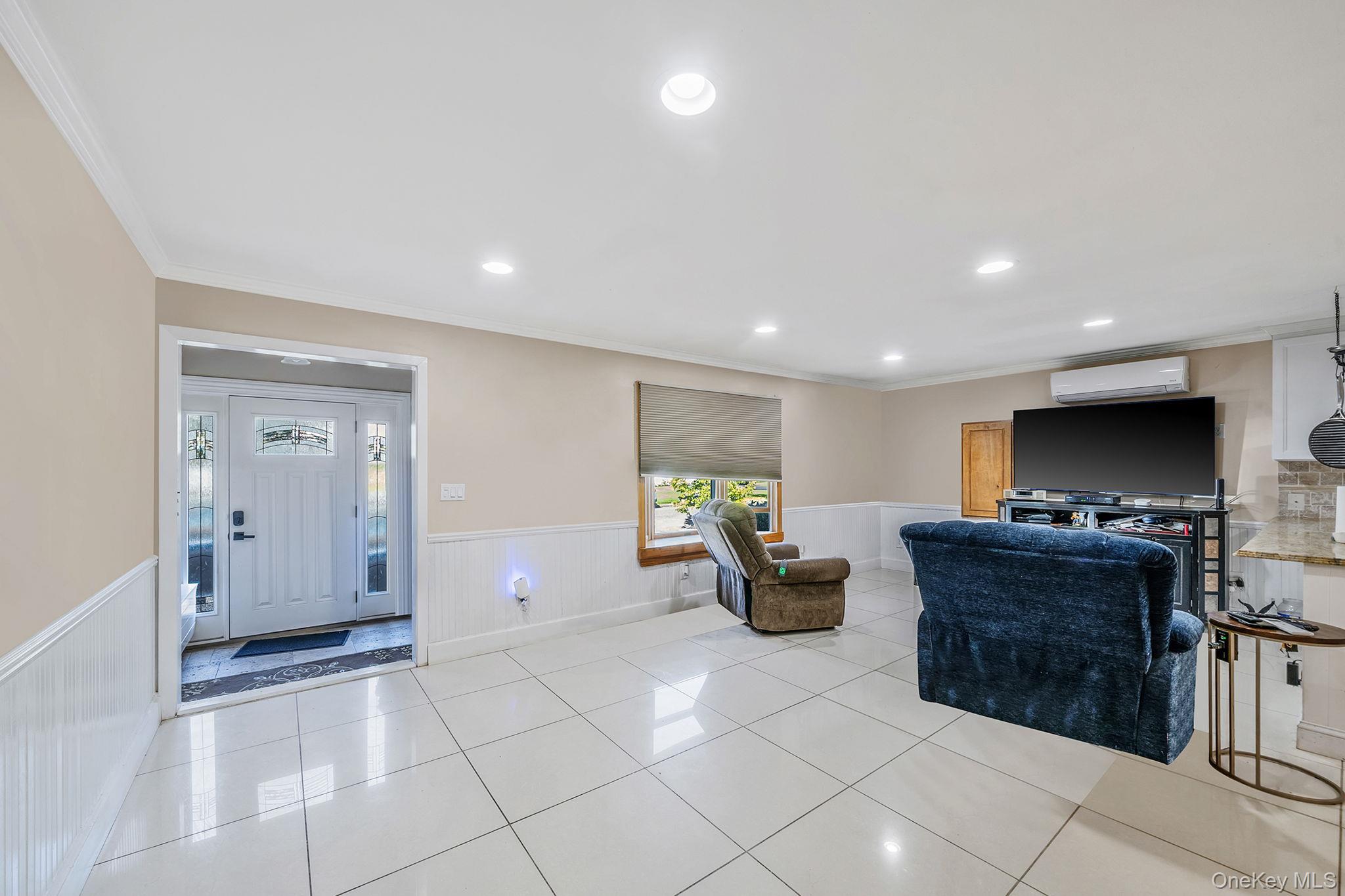 7 Albermarle Avenue, Holtsville, NY 11742