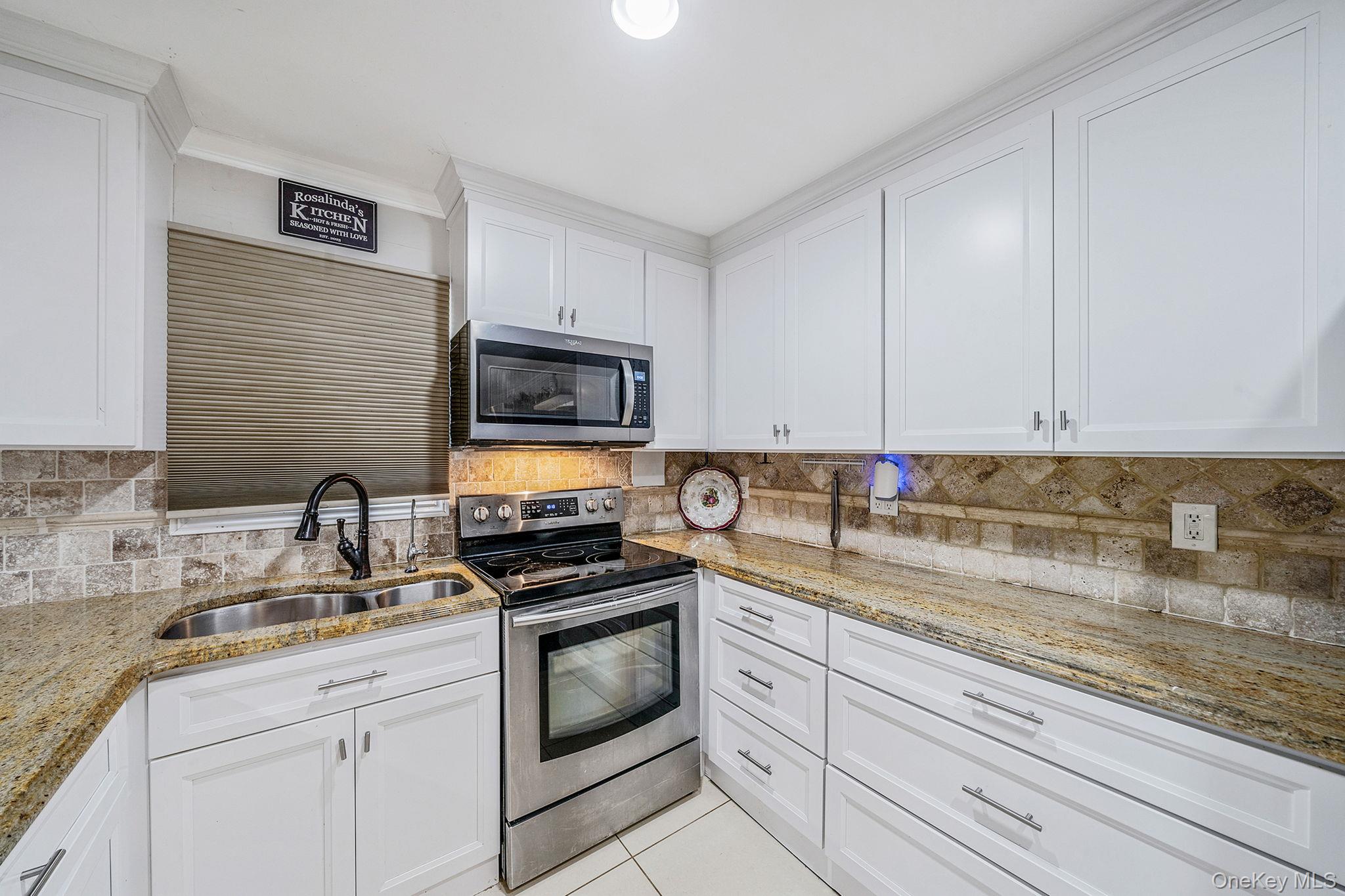 7 Albermarle Avenue, Holtsville, NY 11742