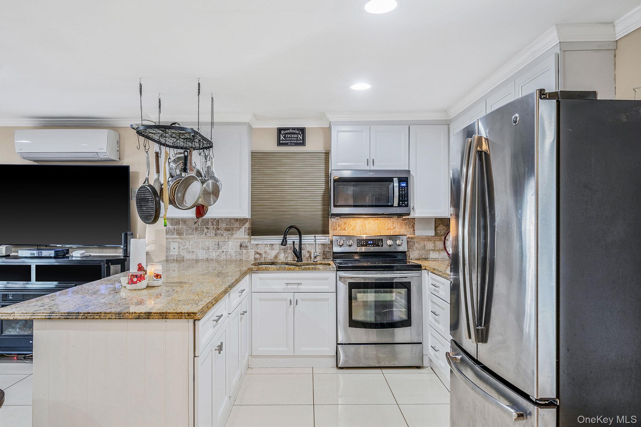 7 Albermarle Avenue, Holtsville, NY 11742