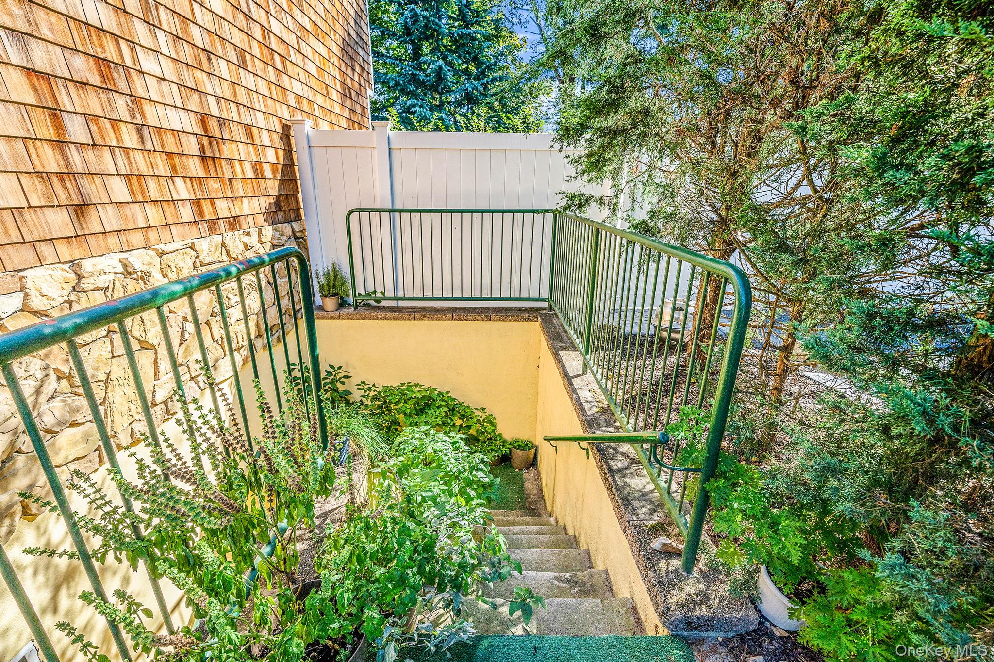 7 Albermarle Avenue, Holtsville, NY 11742