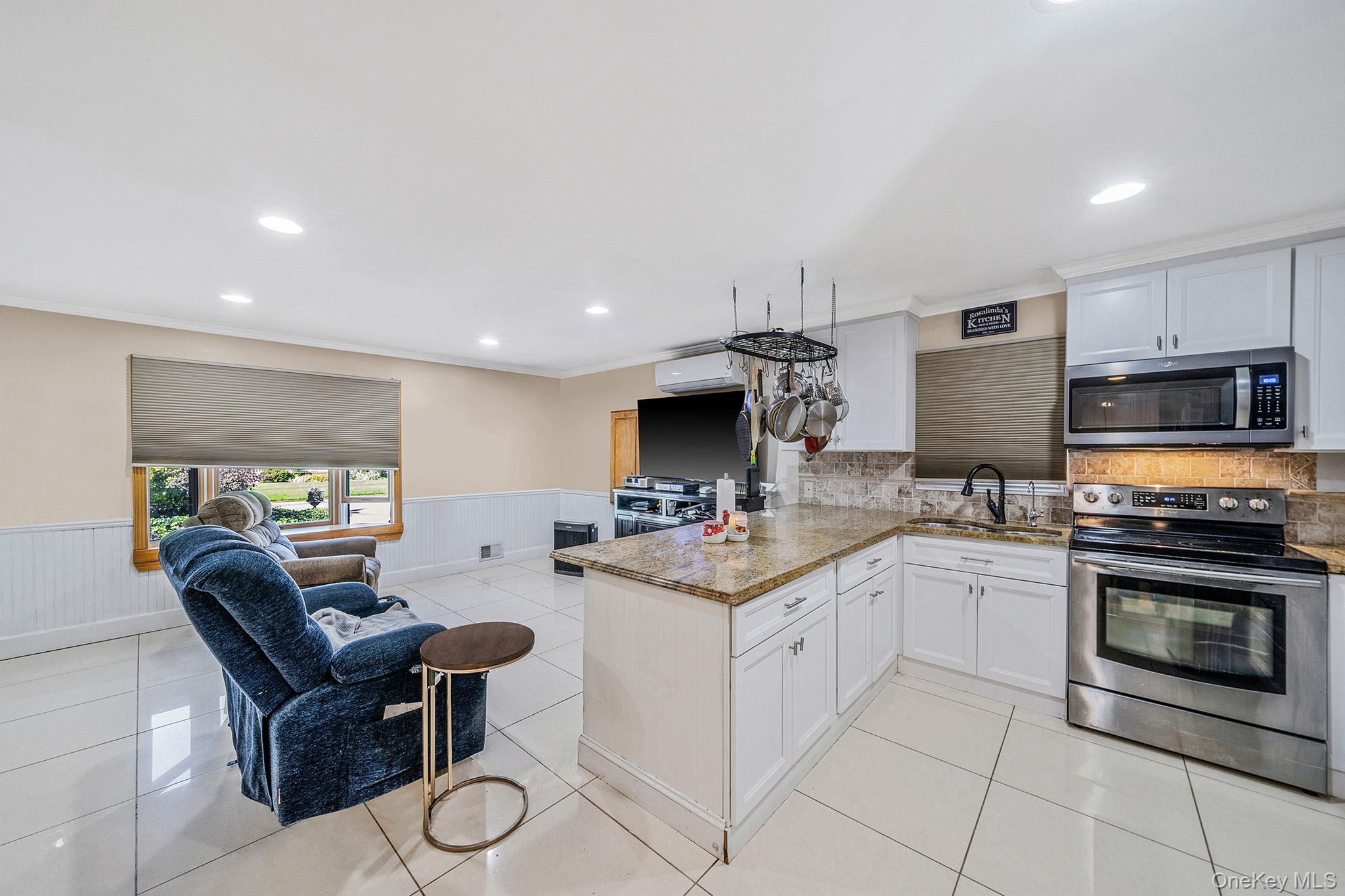 7 Albermarle Avenue, Holtsville, NY 11742