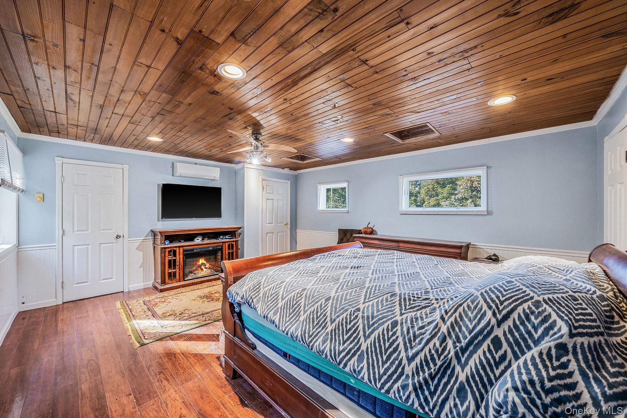 7 Albermarle Avenue, Holtsville, NY 11742