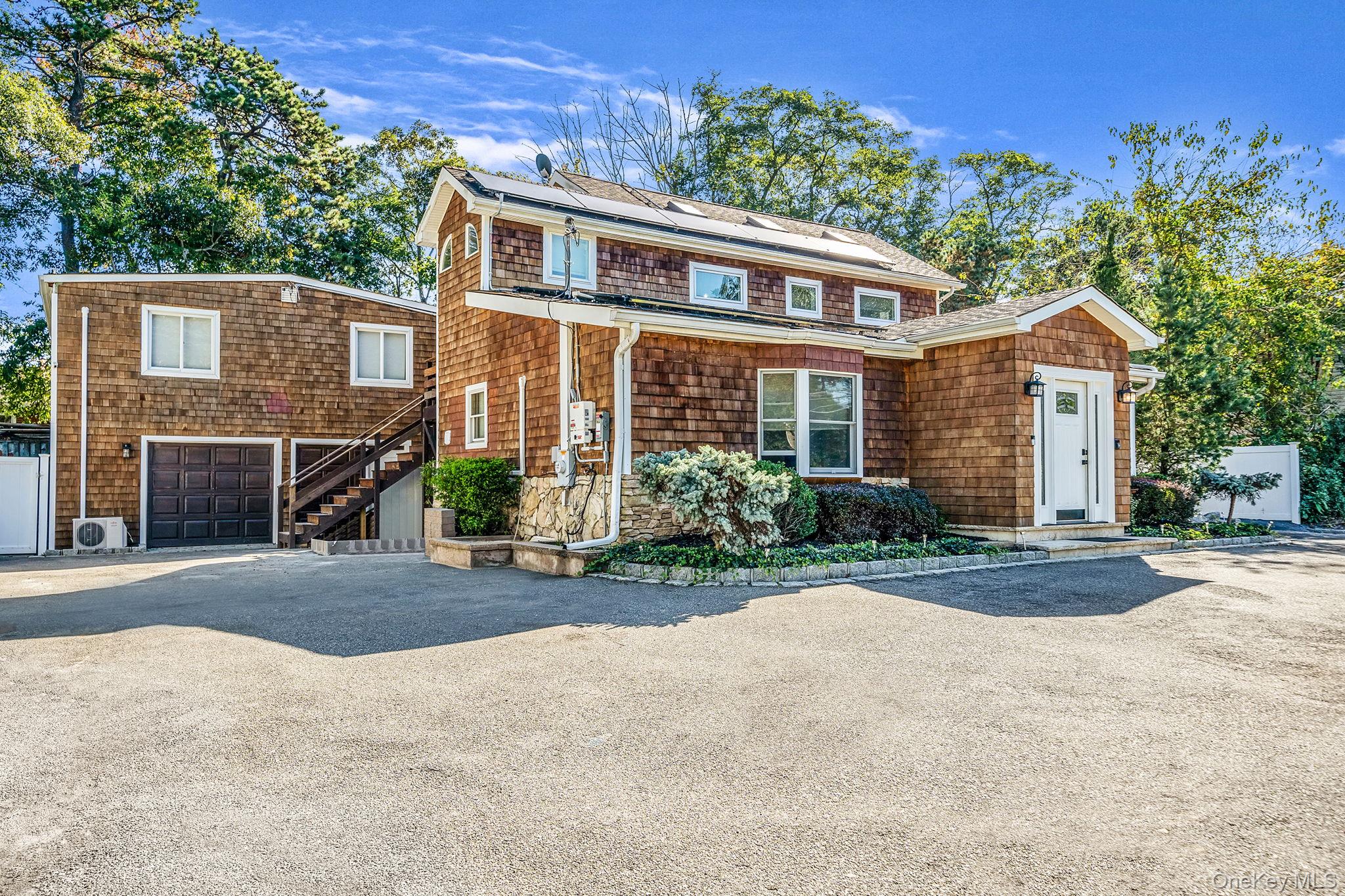 7 Albermarle Avenue, Holtsville, NY 11742