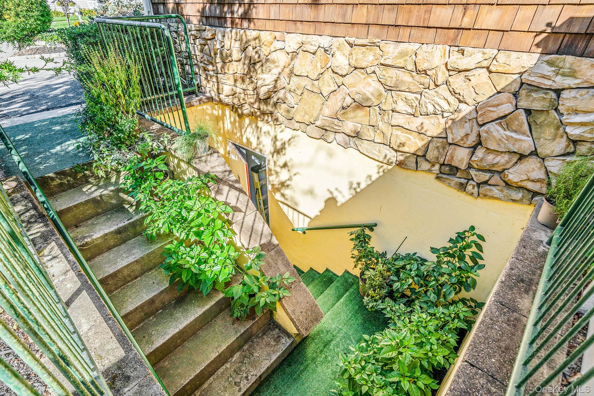 7 Albermarle Avenue, Holtsville, NY 11742