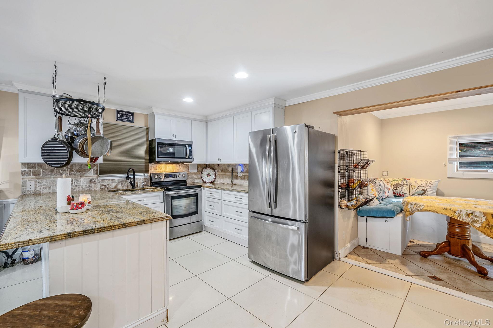 7 Albermarle Avenue, Holtsville, NY 11742