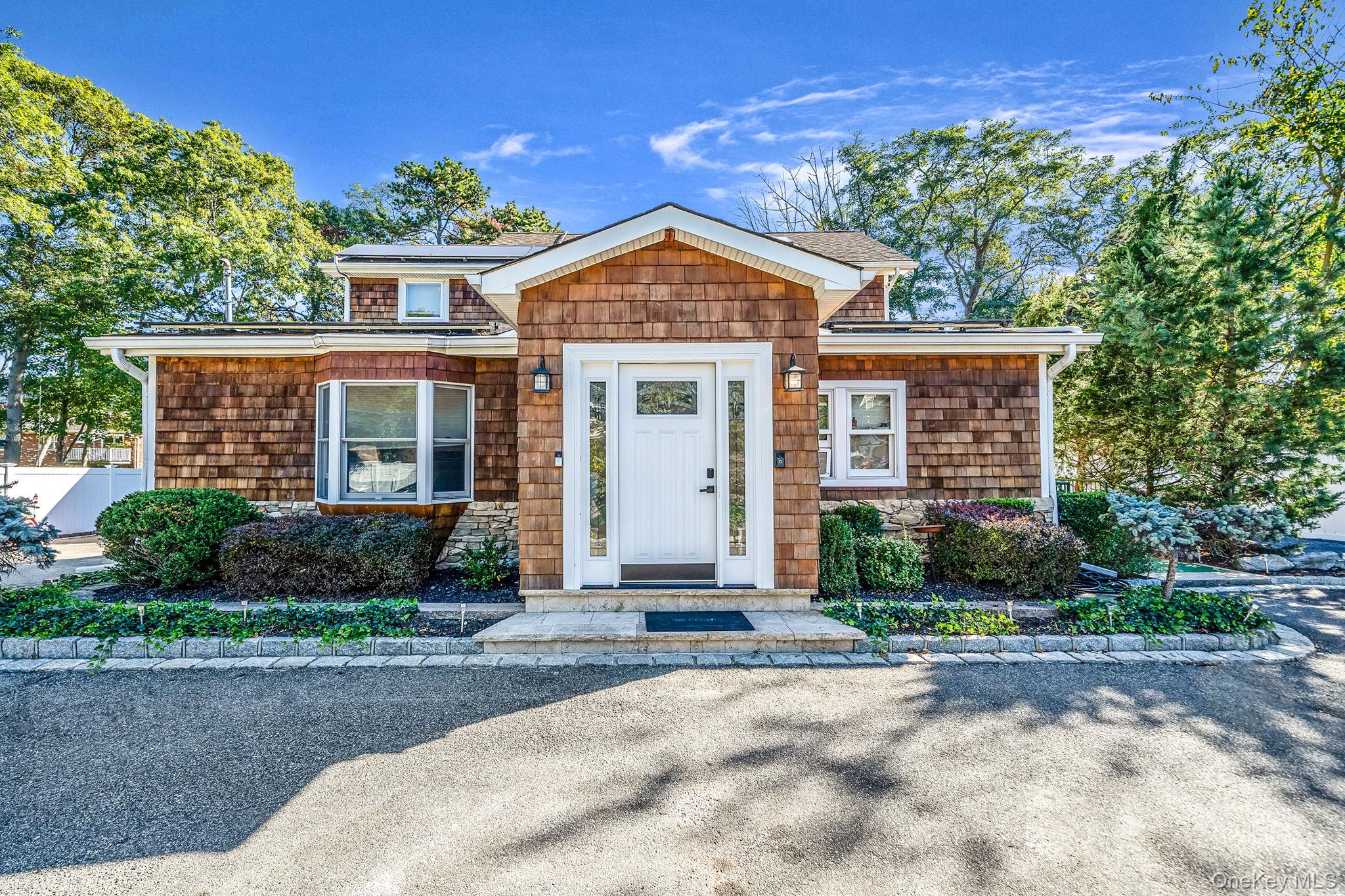 7 Albermarle Avenue, Holtsville, NY 11742