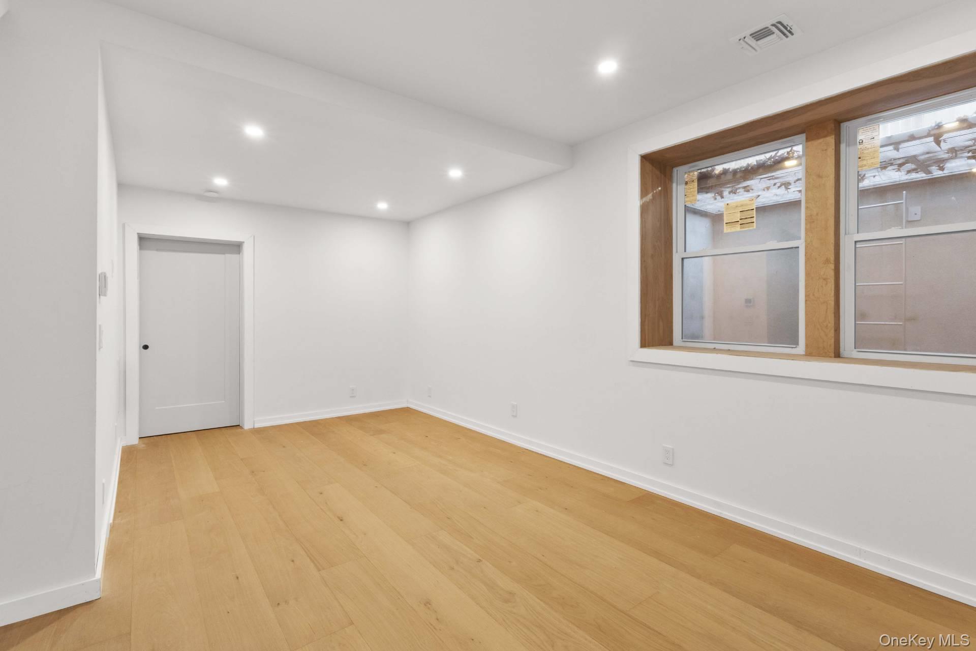 19 Shinnecock Road, Hampton Bays, NY 11946