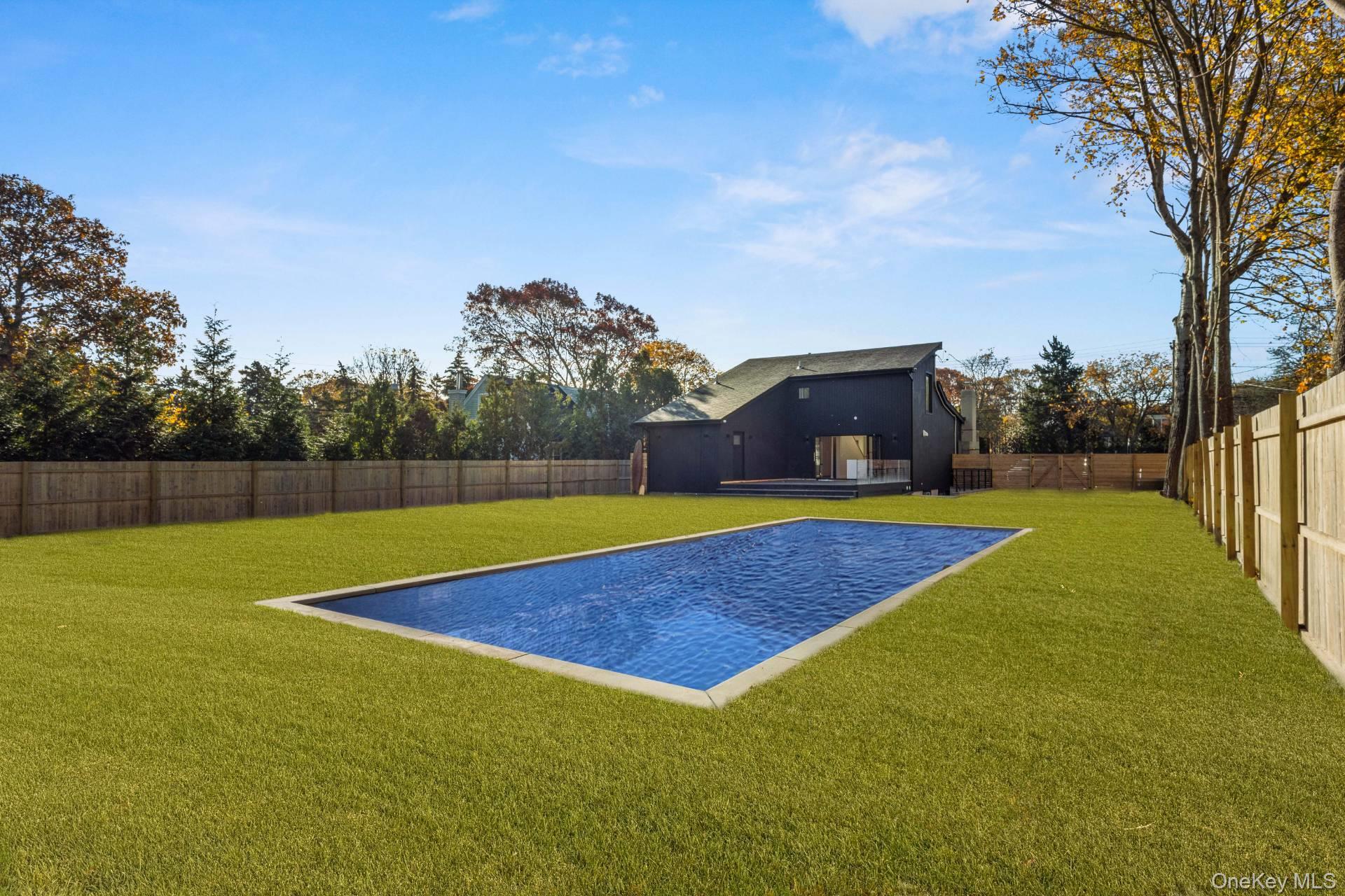 19 Shinnecock Road, Hampton Bays, NY 11946