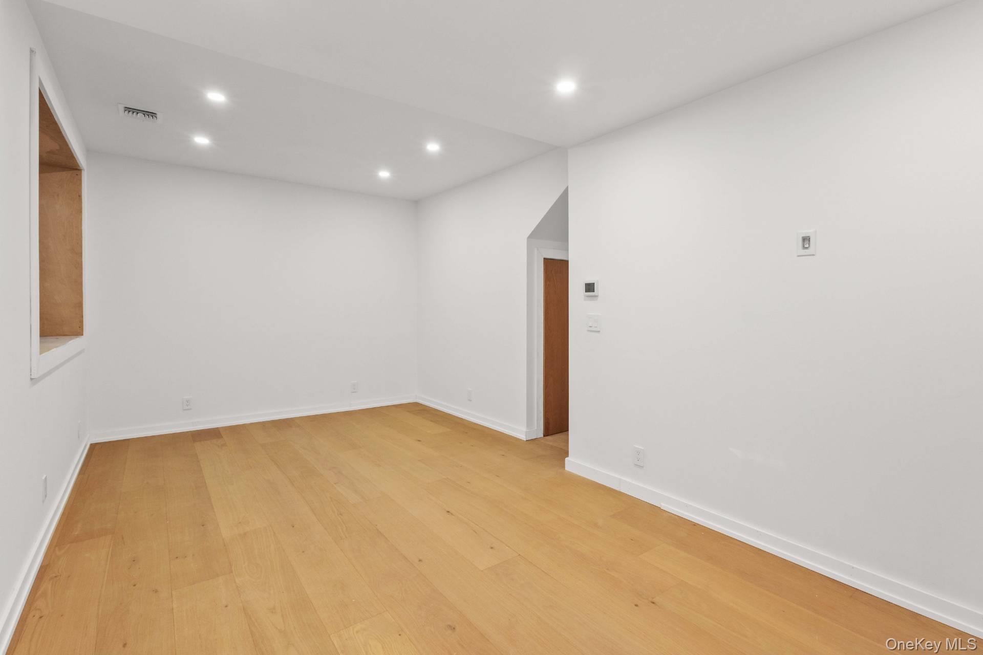 19 Shinnecock Road, Hampton Bays, NY 11946