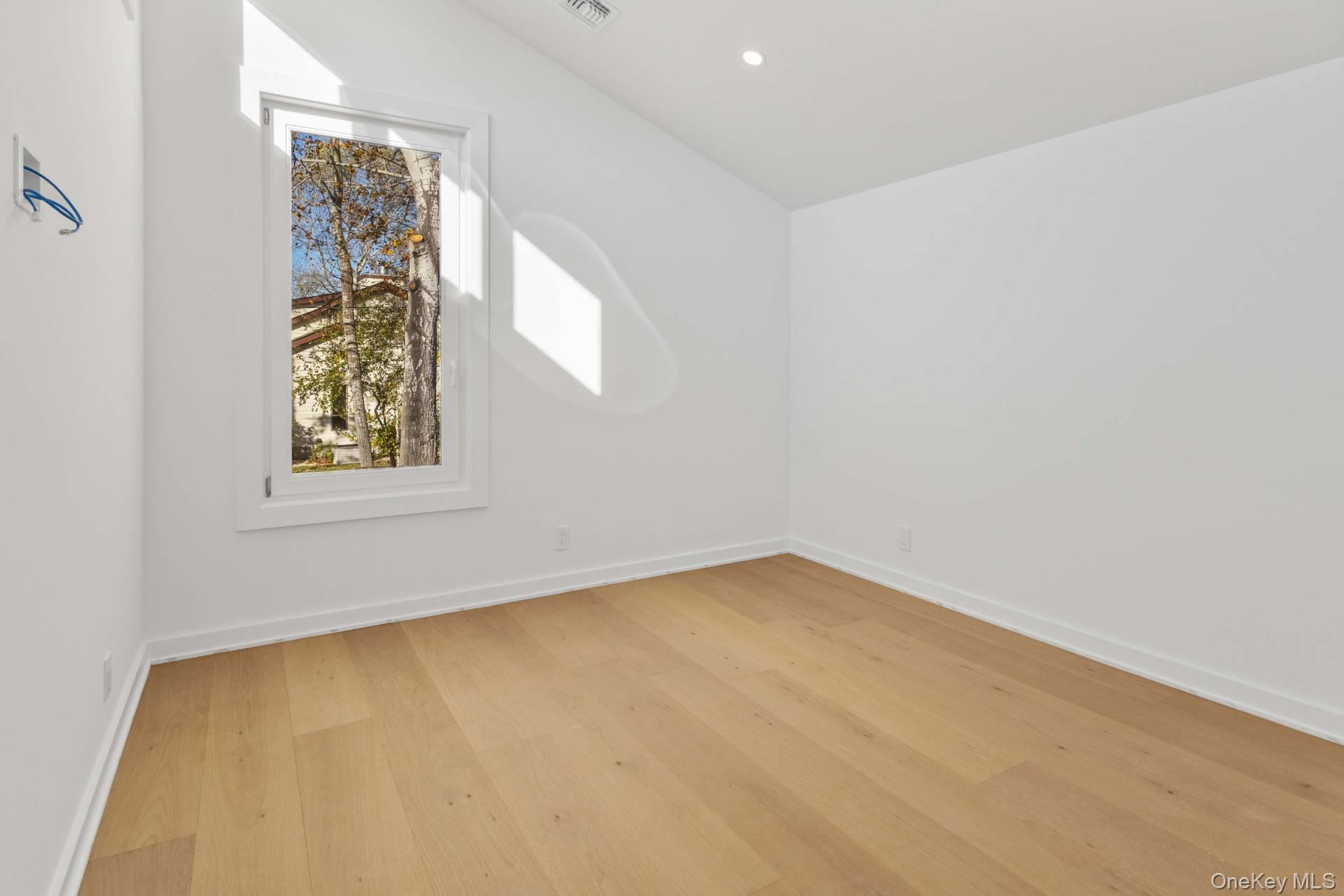 19 Shinnecock Road, Hampton Bays, NY 11946