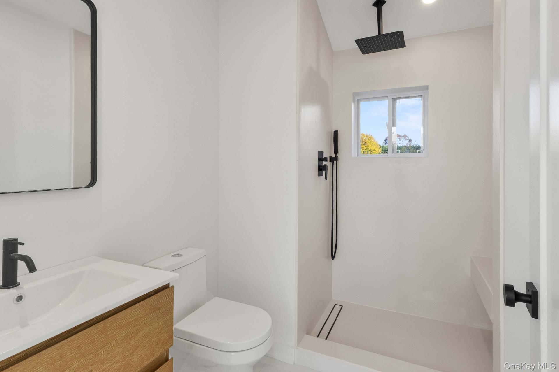 19 Shinnecock Road, Hampton Bays, NY 11946