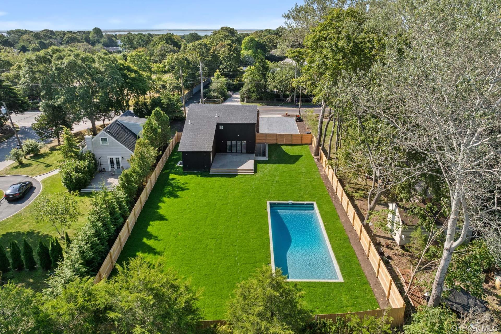 19 Shinnecock Road, Hampton Bays, NY 11946