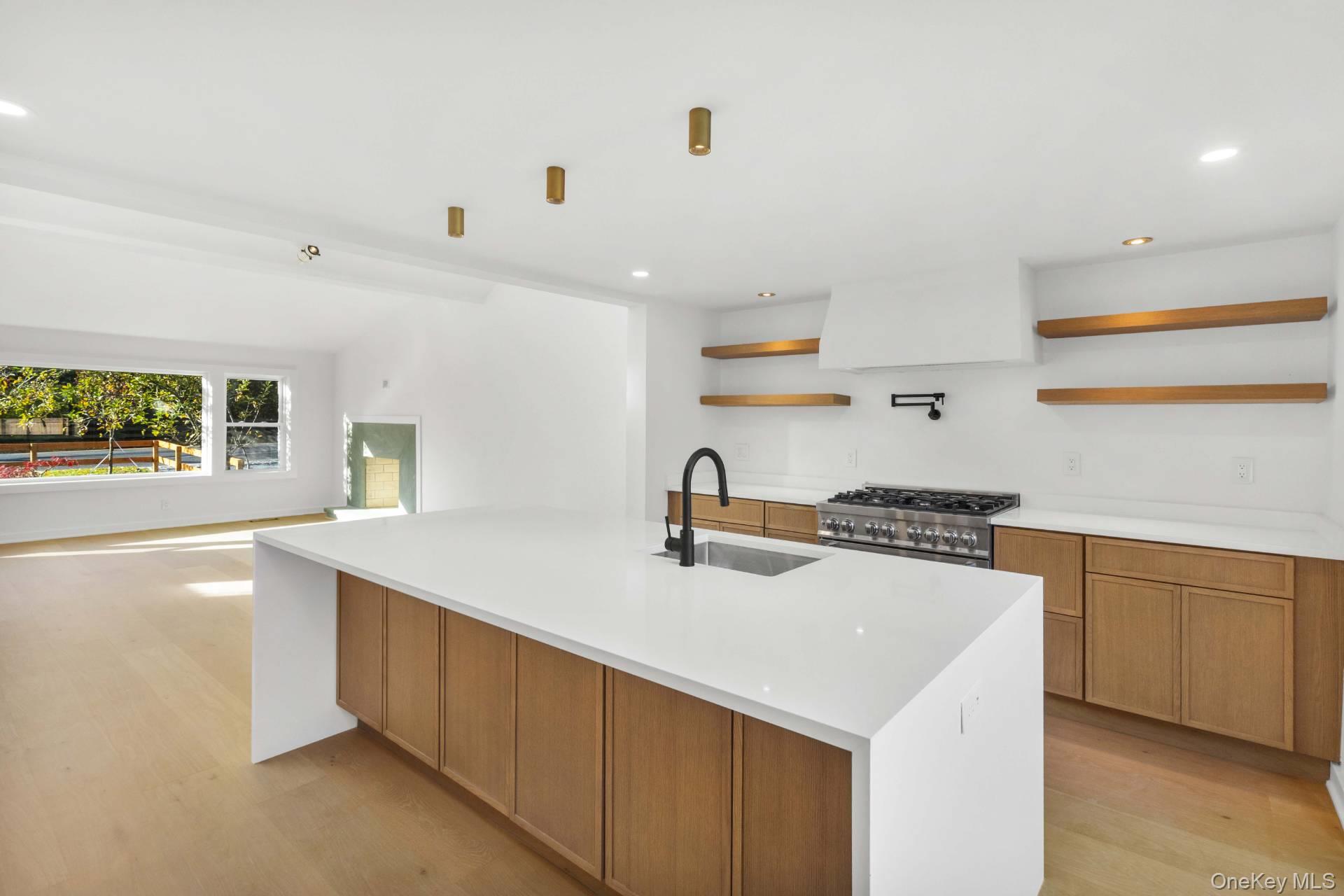 19 Shinnecock Road, Hampton Bays, NY 11946