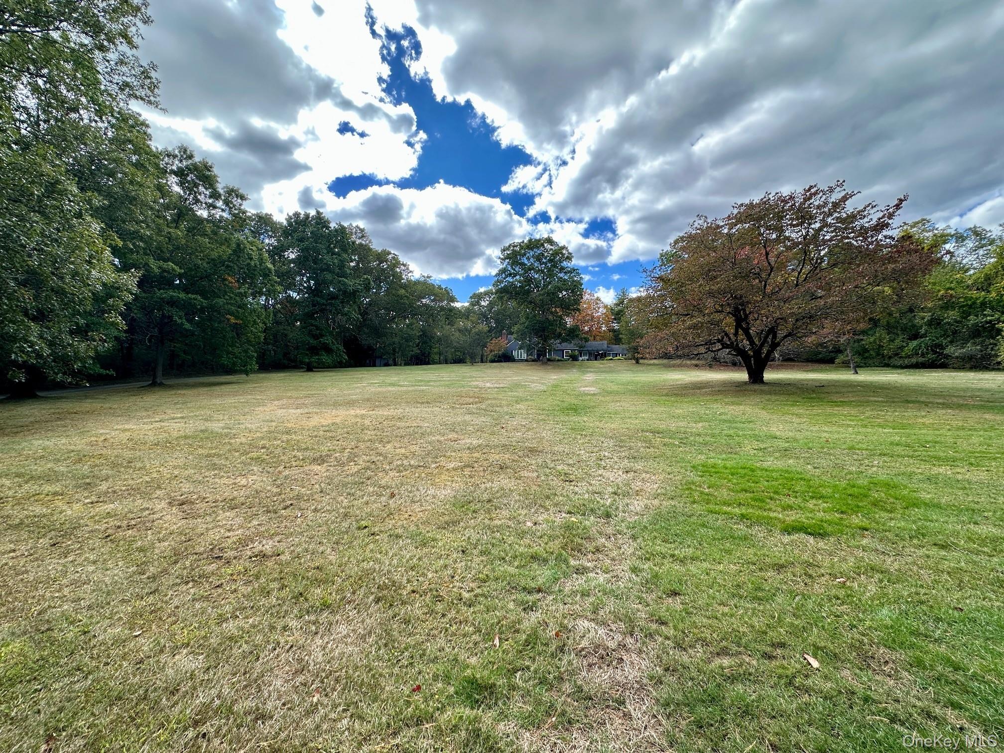 2003 Midlane S, Muttontown, NY 11791