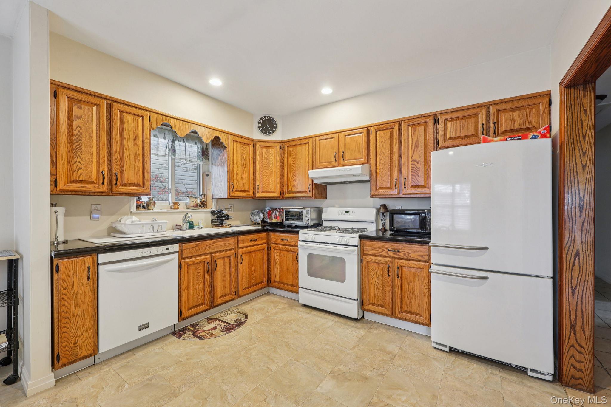 35 Sterling Avenue, Yonkers, NY 10704