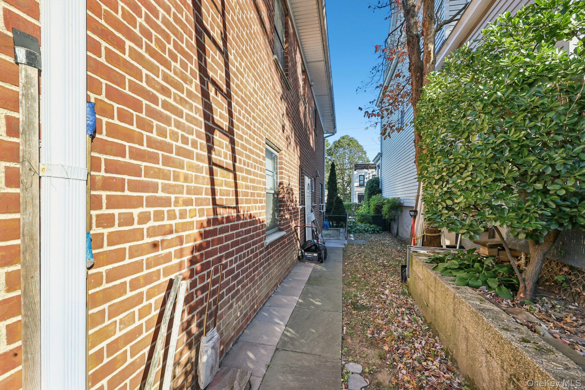 35 Sterling Avenue, Yonkers, NY 10704