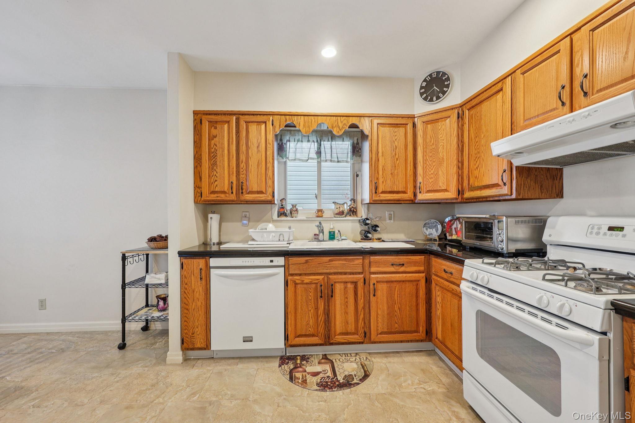 35 Sterling Avenue, Yonkers, NY 10704