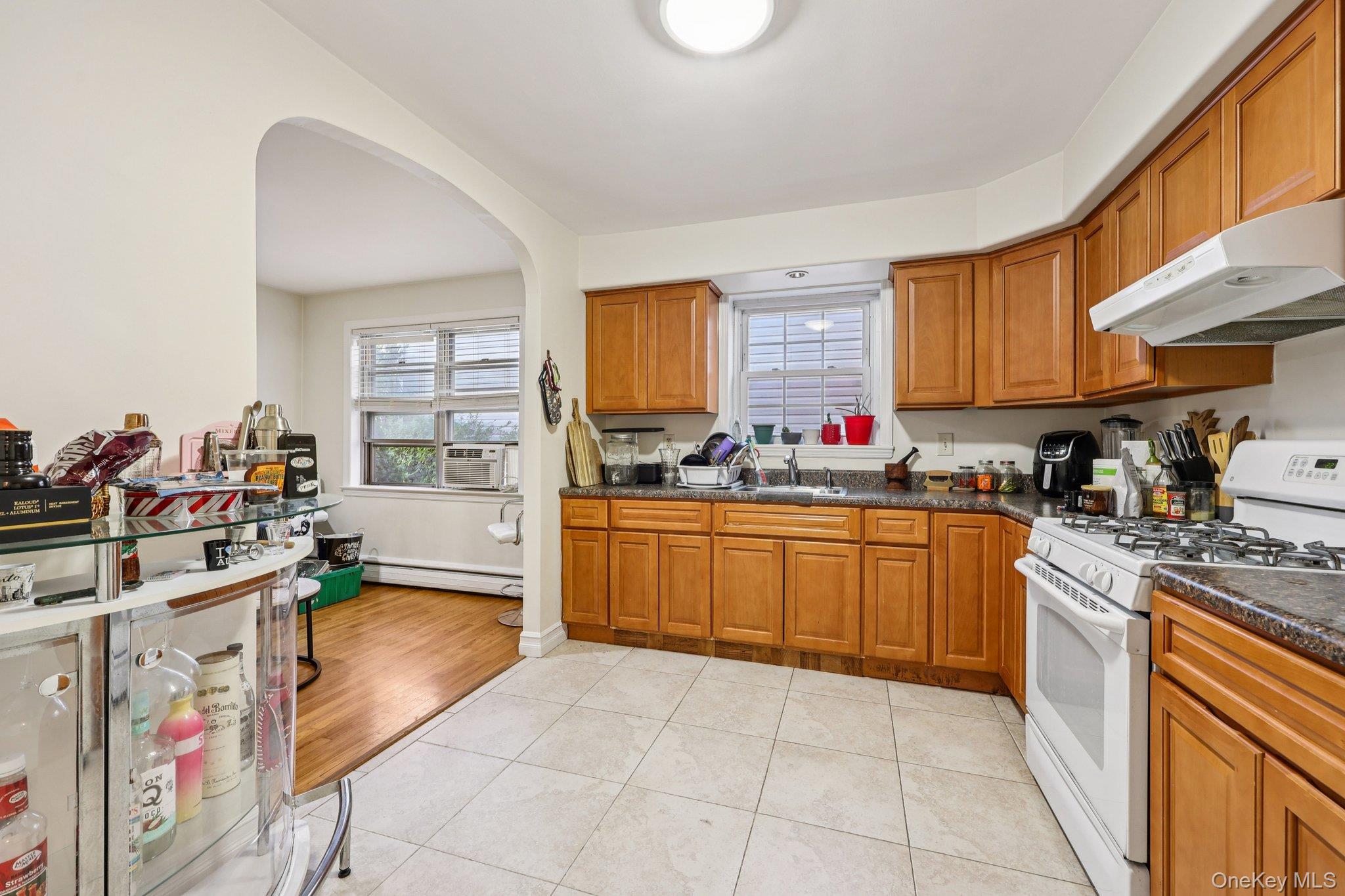 35 Sterling Avenue, Yonkers, NY 10704