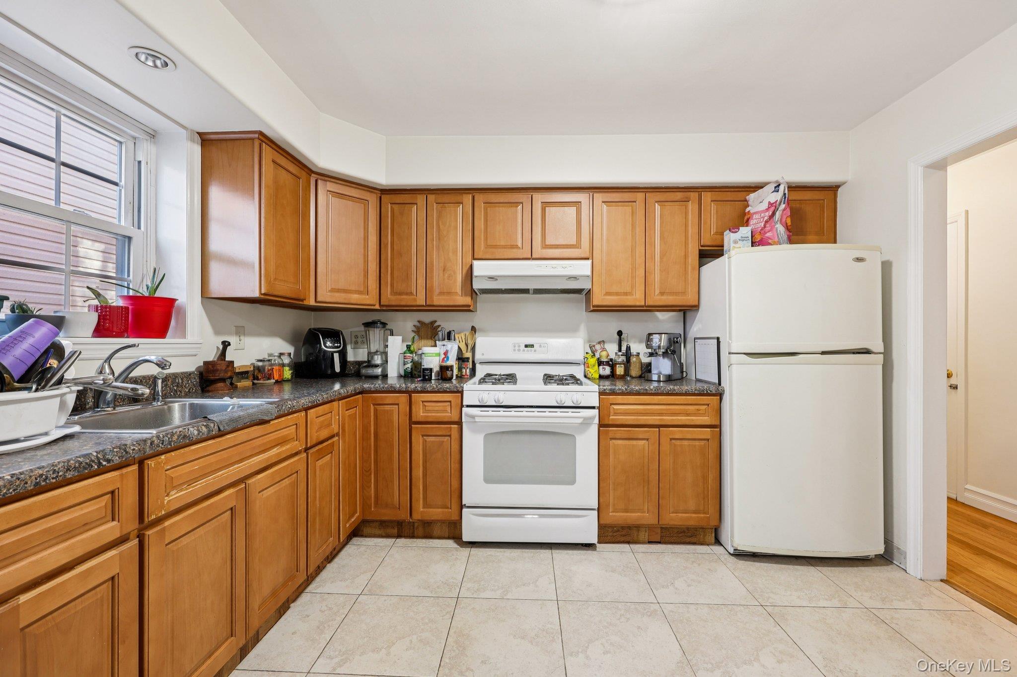 35 Sterling Avenue, Yonkers, NY 10704