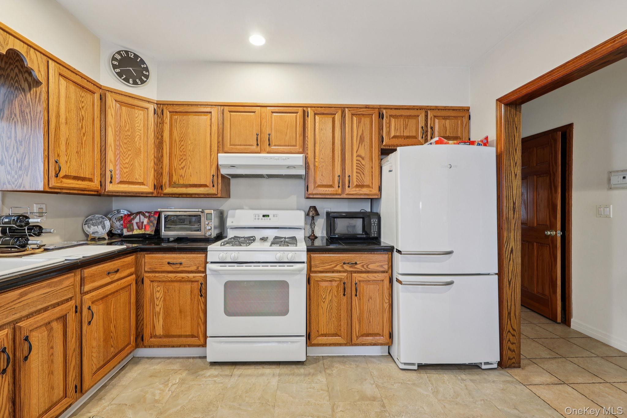 35 Sterling Avenue, Yonkers, NY 10704